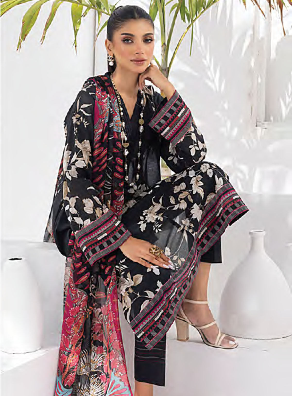 Komal Signature Prints By Lakhany Printed Lawn 3 Piece Unstitched Suit LSM24KS LG-MM-0107 Komal Signature Prints By Lakhany Printed Lawn 3 Piece Unstitched Suit LSM24KS LG-MM-0107