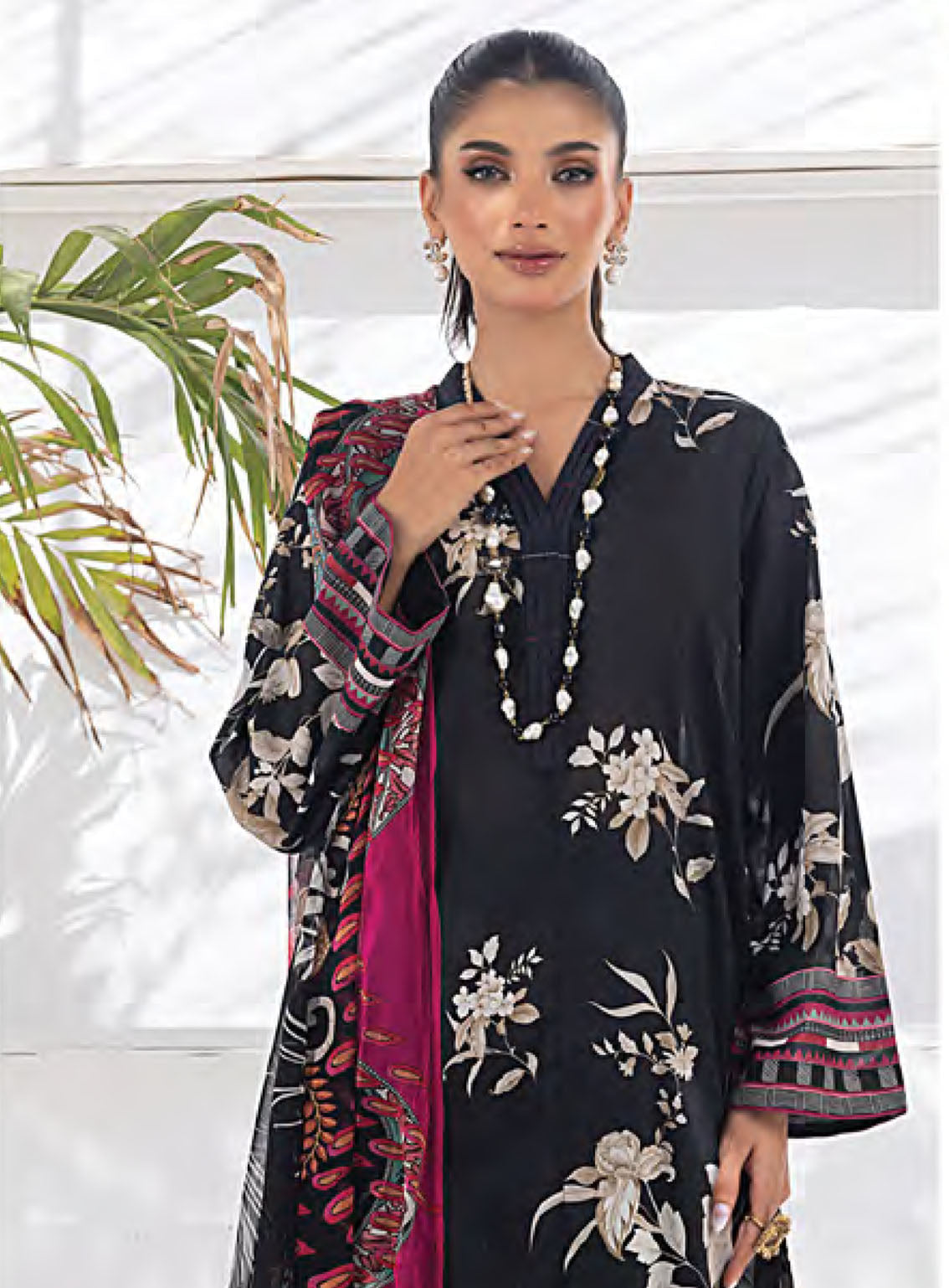 Komal Signature Prints By Lakhany Printed Lawn 3 Piece Unstitched Suit LSM24KS LG-MM-0107 Komal Signature Prints By Lakhany Printed Lawn 3 Piece Unstitched Suit LSM24KS LG-MM-0107