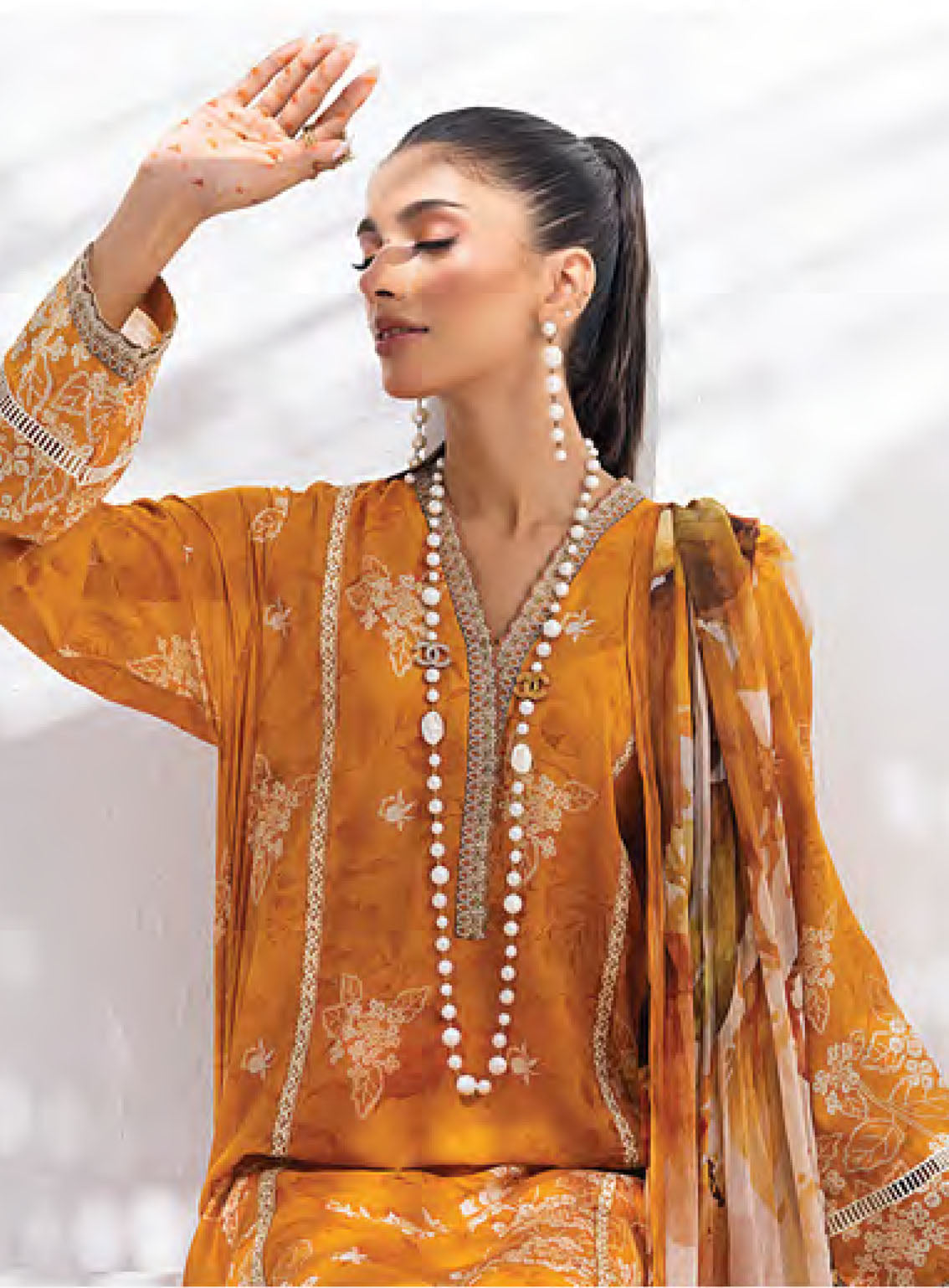 Komal Signature Prints By Lakhany Printed Lawn 3 Piece Unstitched Suit LSM24KS LG-MM-0108 Komal Signature Prints By Lakhany Printed Lawn 3 Piece Unstitched Suit LSM24KS LG-MM-0108