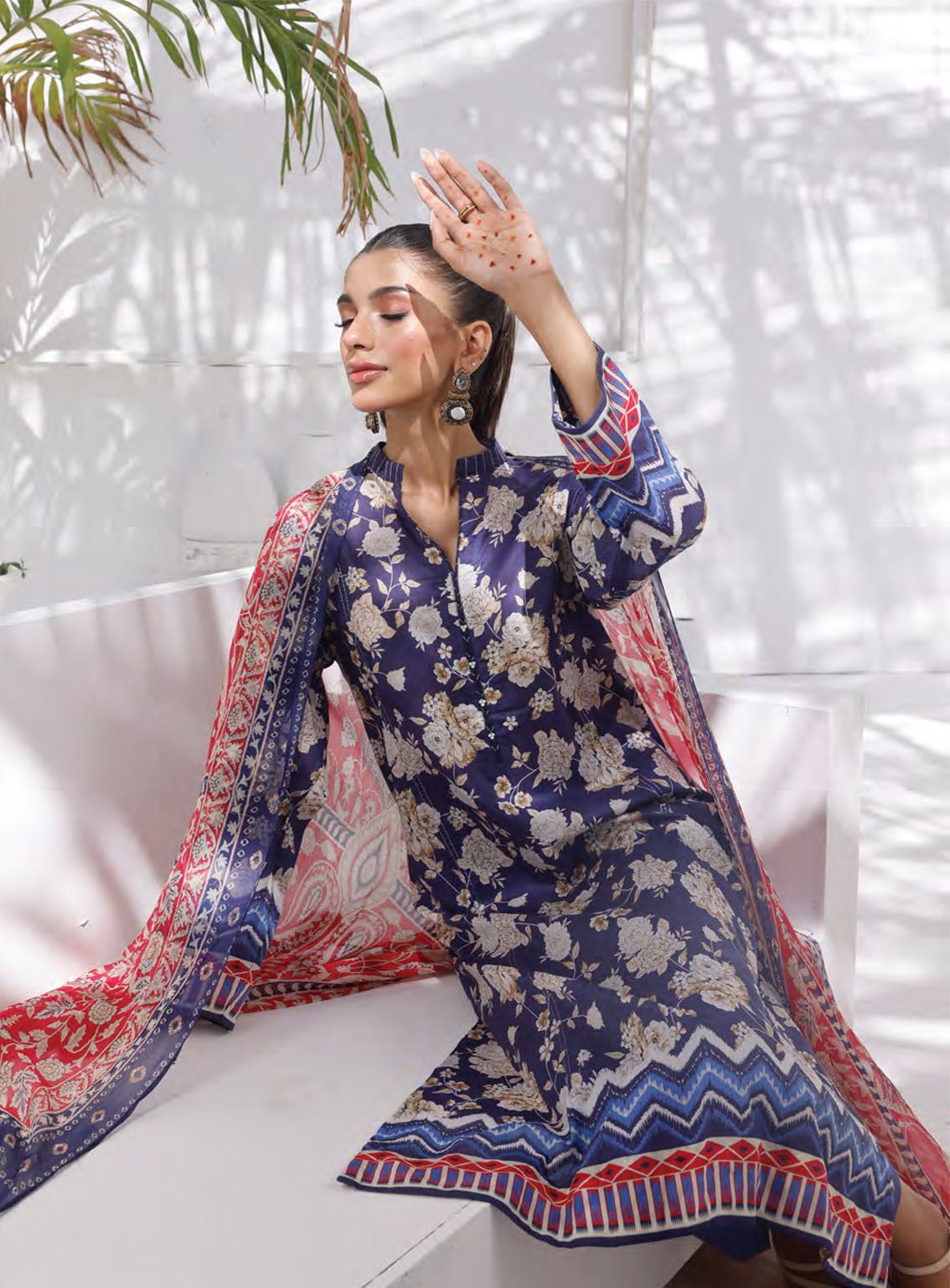 Komal Signature Prints By Lakhany Printed Lawn 3 Piece Unstitched Suit LSM24KS LG-MM-0109 Komal Signature Prints By Lakhany Printed Lawn 3 Piece Unstitched Suit LSM24KS LG-MM-0109