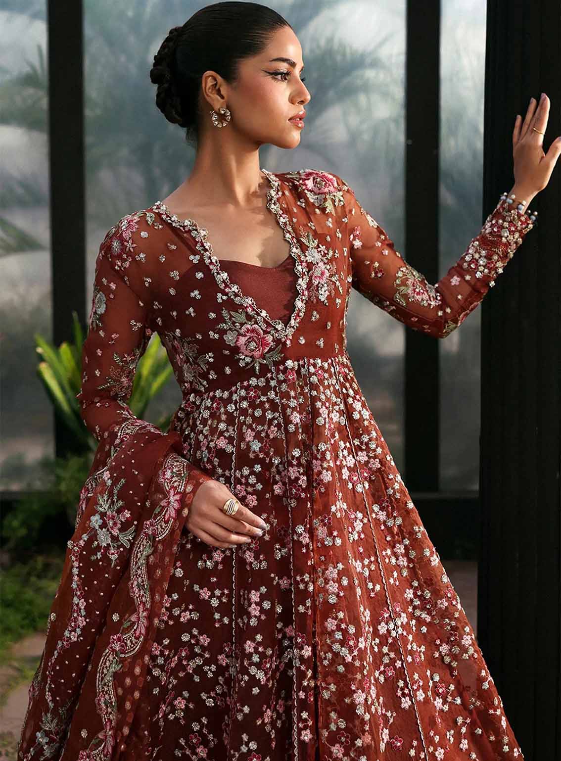 La Fuchsia By Afrozeh Embroidered Organza 3 Piece Unstitched Suit AF25LFV1 D-02 SHALE La Fuchsia By Afrozeh Embroidered Organza 3 Piece Unstitched Suit AF25LFV1 D-02 SHALE