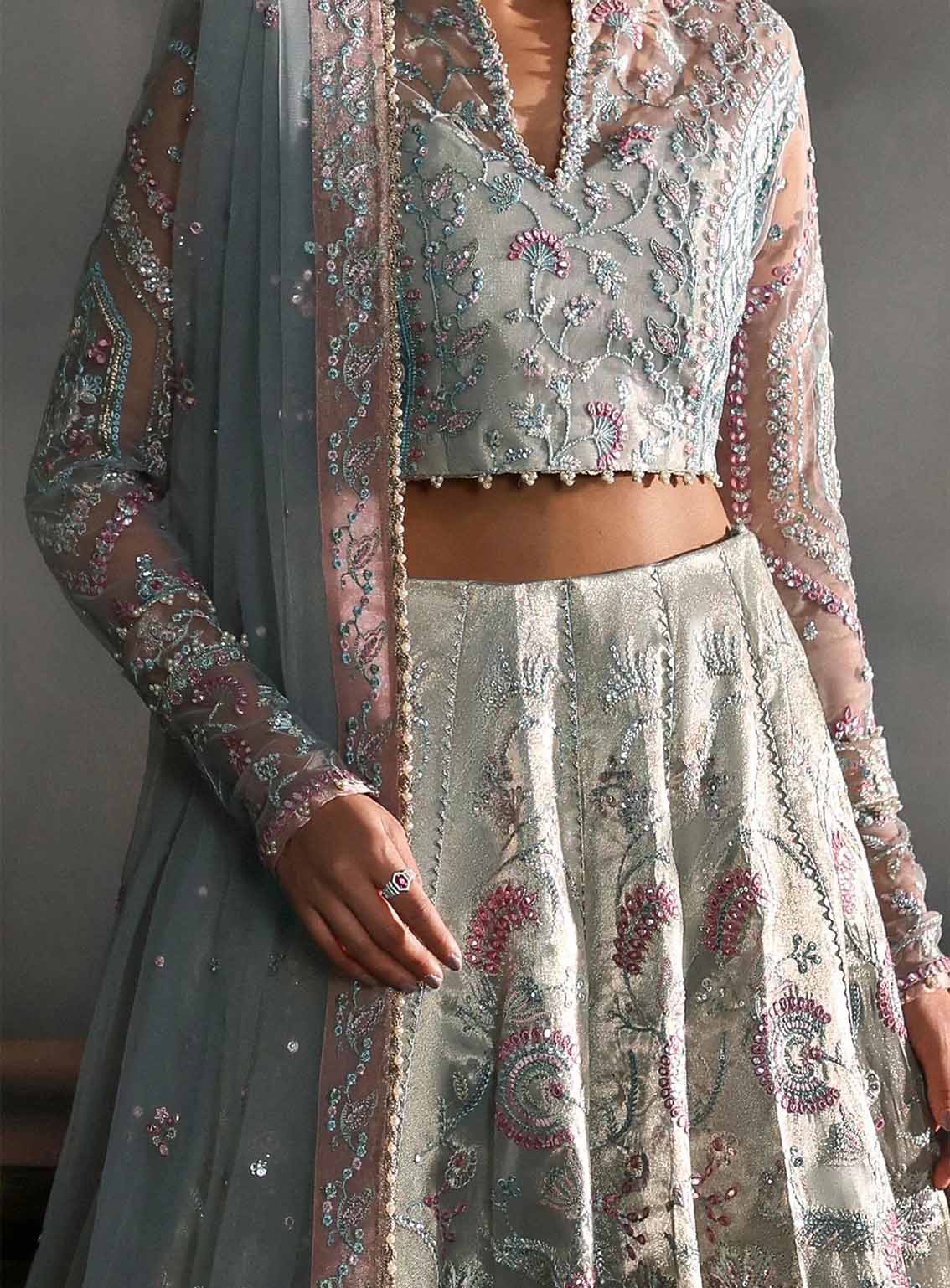 La Fuchsia By Afrozeh Embroidered Zari Tissue 3 Piece Unstitched Suit AF25LFV1 D-08 ELANORA La Fuchsia By Afrozeh Embroidered Zari Tissue 3 Piece Unstitched Suit AF25LFV1 D-08 ELANORA