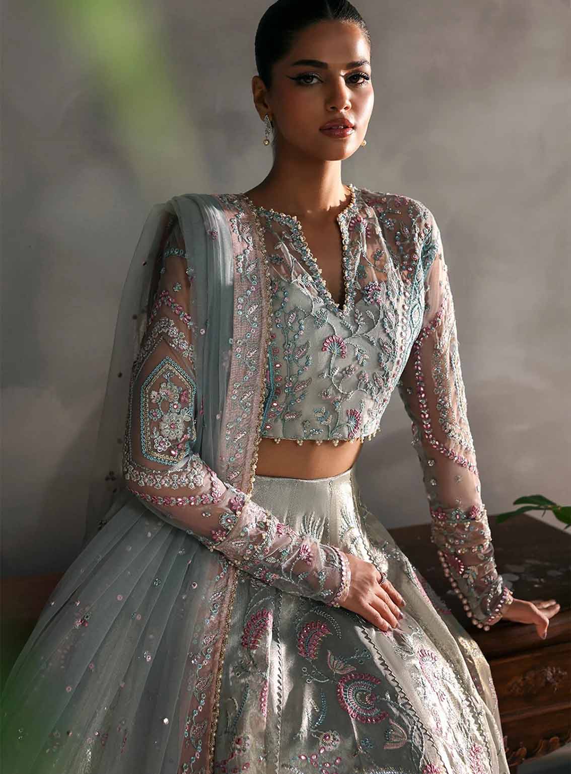 La Fuchsia By Afrozeh Embroidered Zari Tissue 3 Piece Unstitched Suit AF25LFV1 D-08 ELANORA La Fuchsia By Afrozeh Embroidered Zari Tissue 3 Piece Unstitched Suit AF25LFV1 D-08 ELANORA