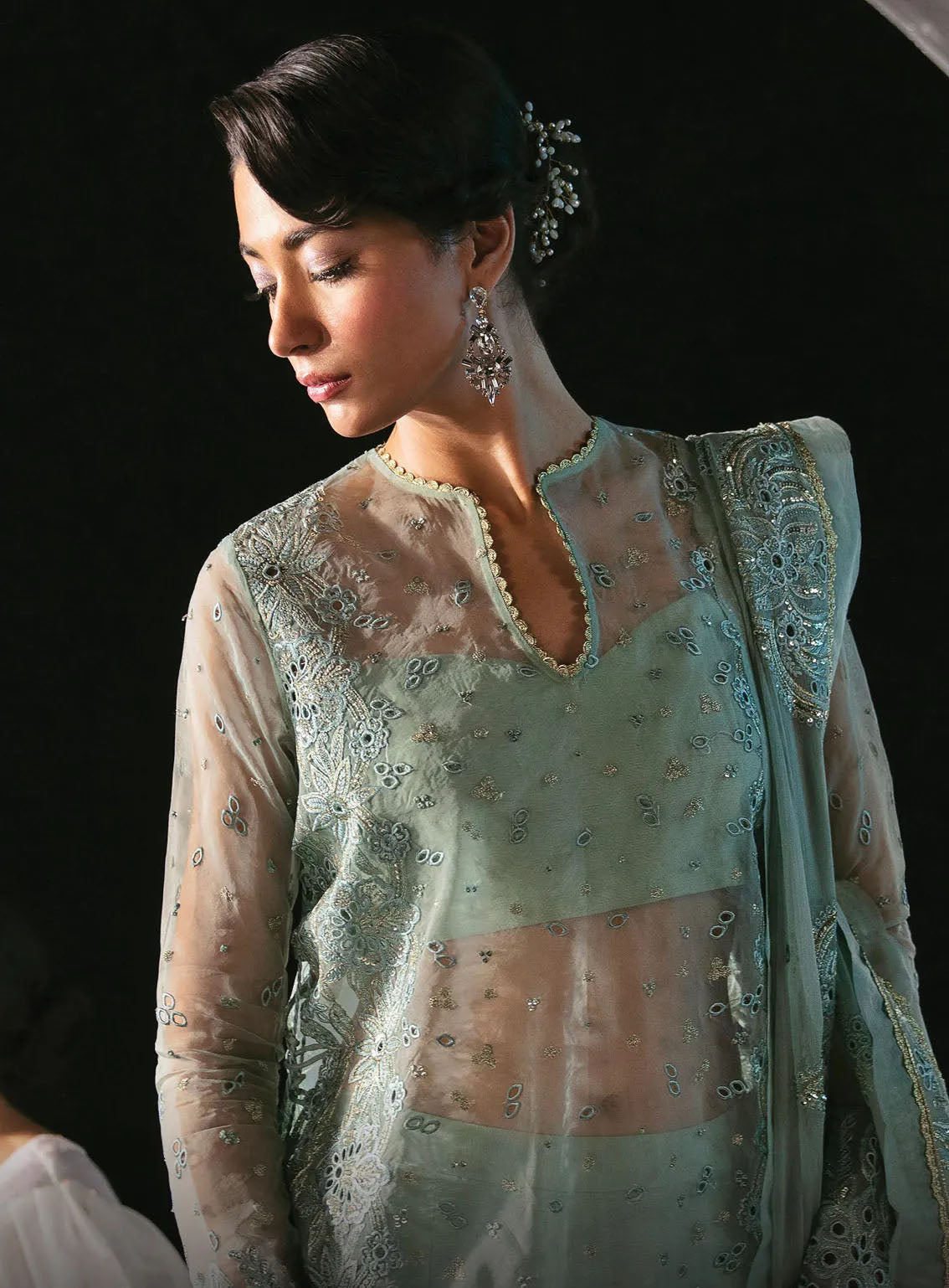 La Fuchsia By Afrozeh Festive Embroidered Organza 3 Piece Unstitched Suit AF24LV2 AMALFI La Fuchsia By Afrozeh Festive Embroidered Organza 3 Piece Unstitched Suit AF24LV2 AMALFI