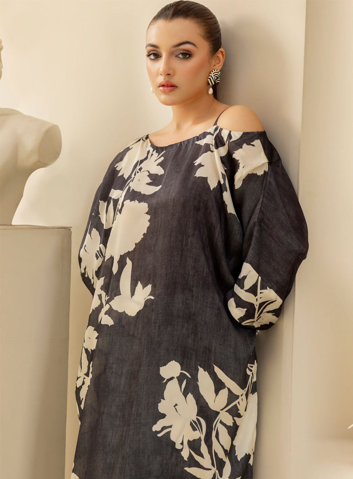 La Soie By Gul Ahmed Printed Silk 2 Piece Unstitched Suit GA24LSV1 TS-42011 La Soie By Gul Ahmed Printed Silk 2 Piece Unstitched Suit GA24LSV1 TS-42011