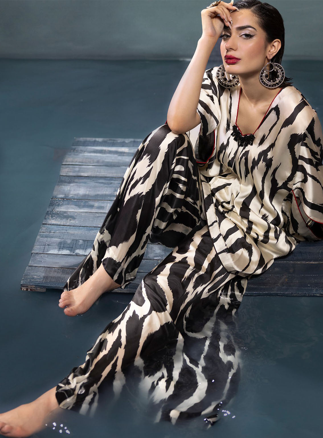 La Soie By Gul Ahmed Printed Silk 2 Piece Unstitched Suit GA24LSV1 TS-42012 La Soie By Gul Ahmed Printed Silk 2 Piece Unstitched Suit GA24LSV1 TS-42012