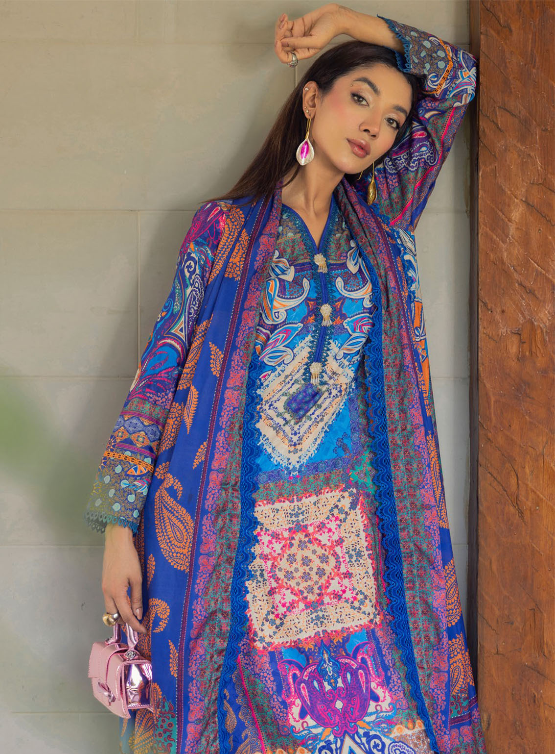 La Soie By Gul Ahmed Printed Silk 3 Piece Unstitched Suit GA24LSV1 S-42002 La Soie By Gul Ahmed Printed Silk 3 Piece Unstitched Suit GA24LSV1 S-42002