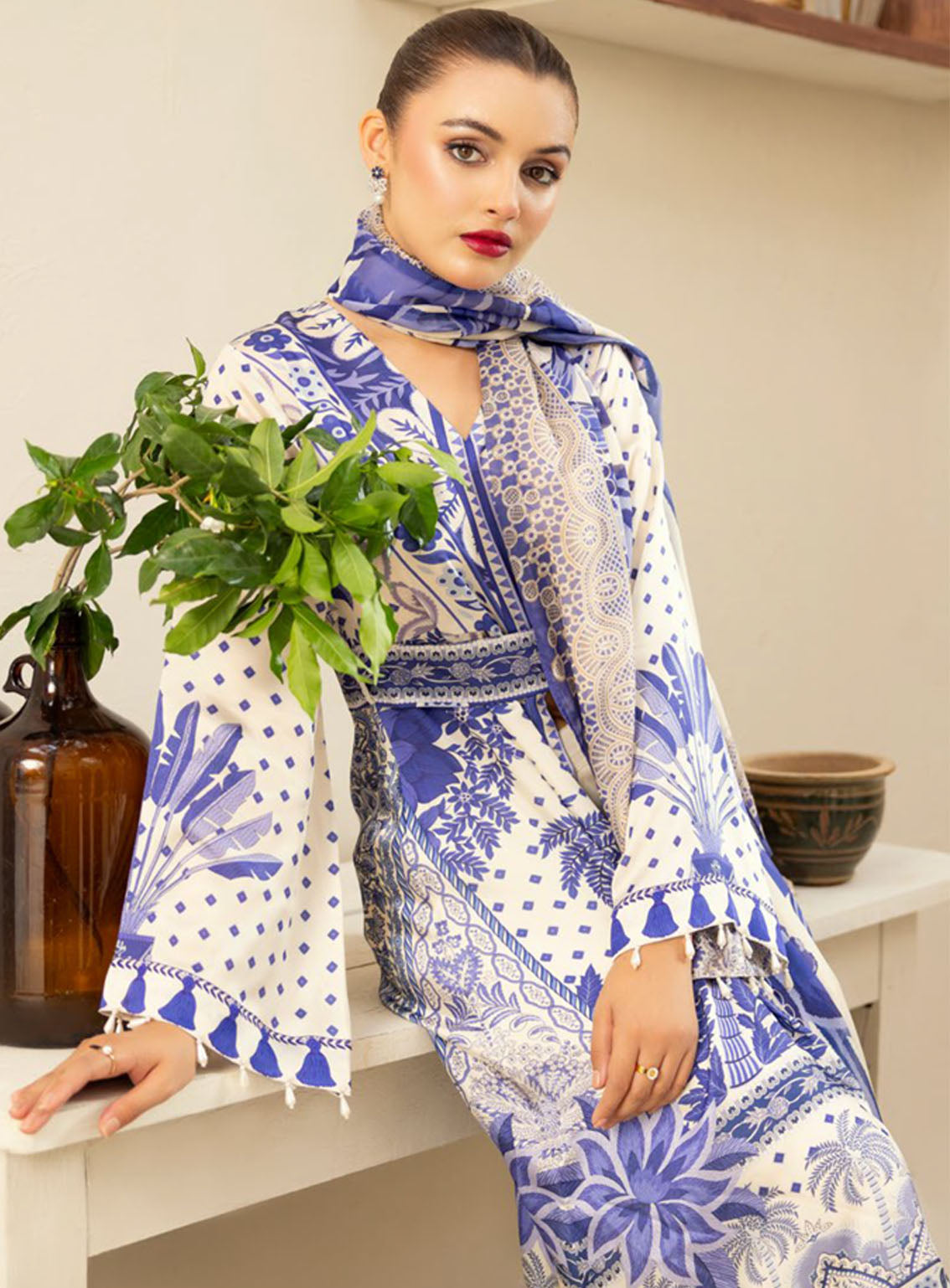 La Soie By Gul Ahmed Printed Silk 3 Piece Unstitched Suit GA24LSV1 S-42003 La Soie By Gul Ahmed Printed Silk 3 Piece Unstitched Suit GA24LSV1 S-42003
