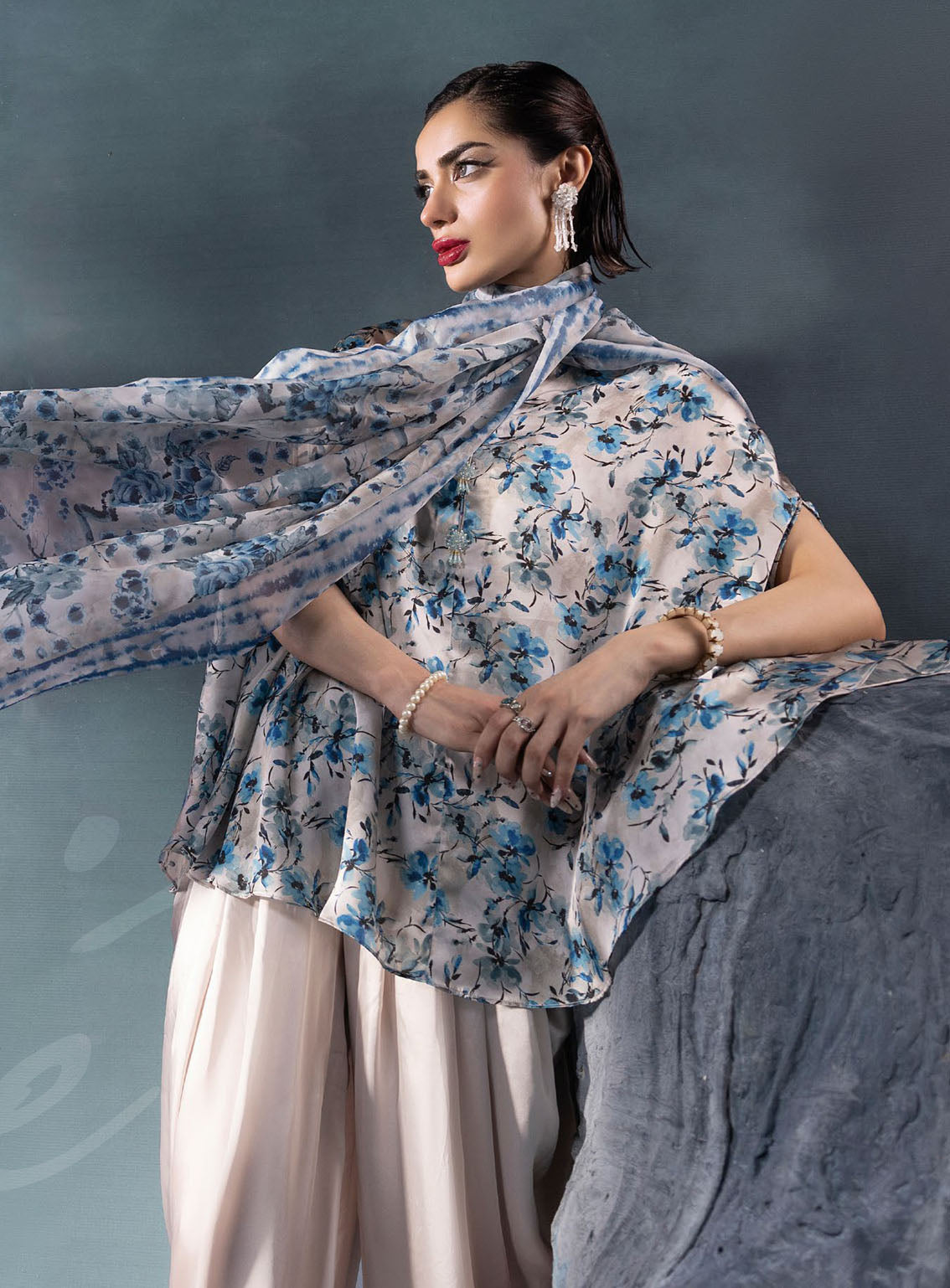 La Soie By Gul Ahmed Printed Silk 3 Piece Unstitched Suit GA24LSV1 S-42007 La Soie By Gul Ahmed Printed Silk 3 Piece Unstitched Suit GA24LSV1 S-42007