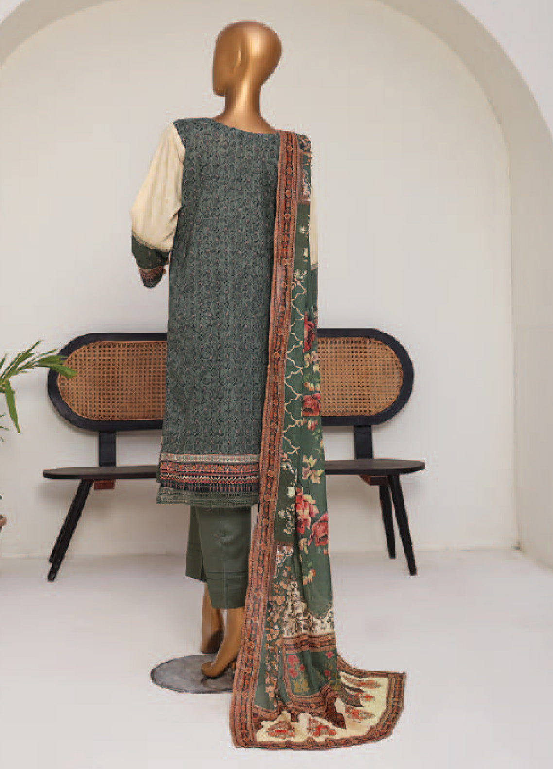 Lacekari By Sumi Printed Lawn Suits Stitched 3 Piece SU25LPL D-TG-06 Lacekari By Sumi Printed Lawn Suits Stitched 3 Piece SU25LPL D-TG-06