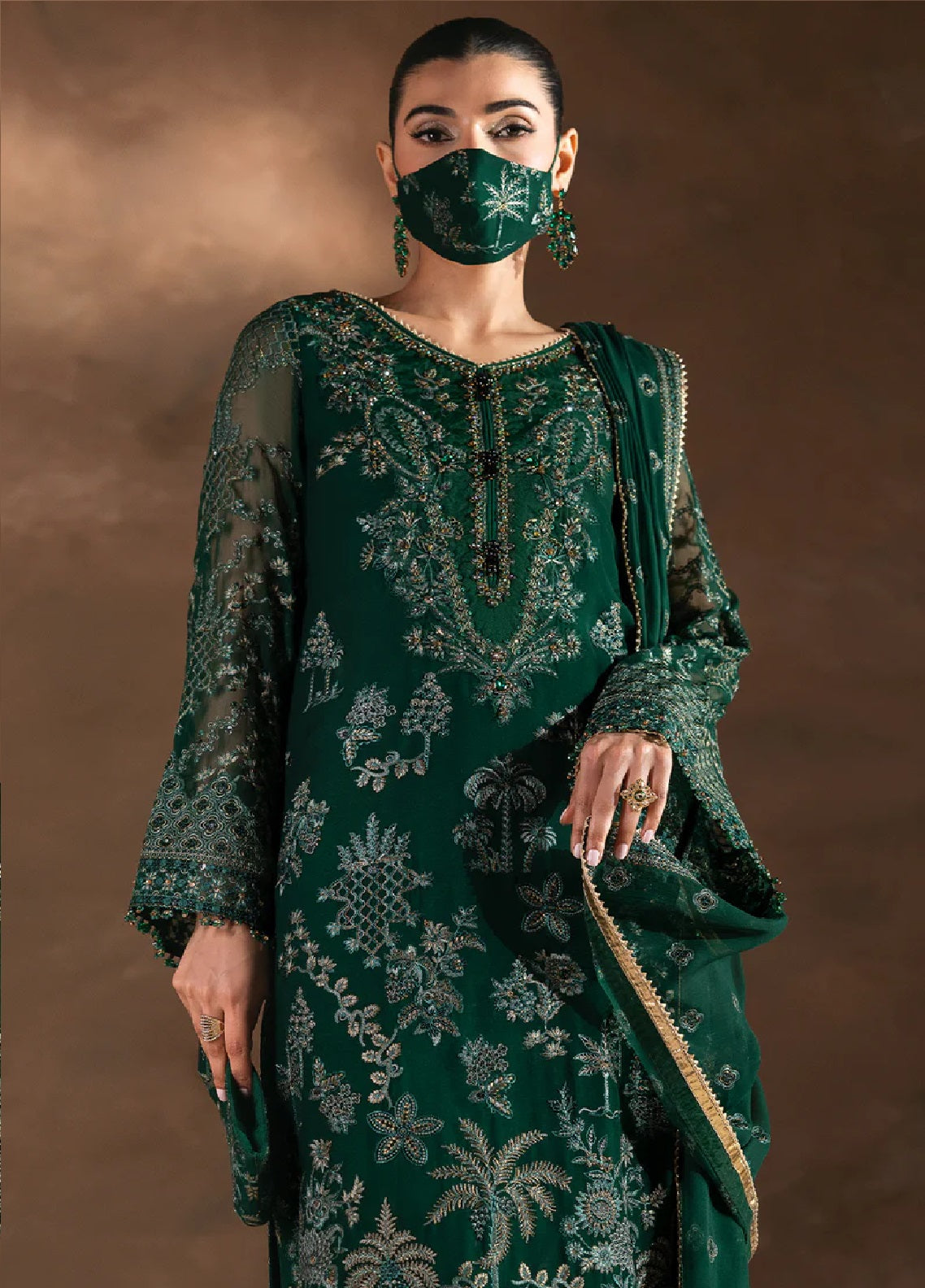 Laconic By Flossie Embroidered Chiffon 3 Piece Unstitched Suit FL25LV9 D-FE-901 Laconic By Flossie Embroidered Chiffon 3 Piece Unstitched Suit FL25LV9 D-FE-901