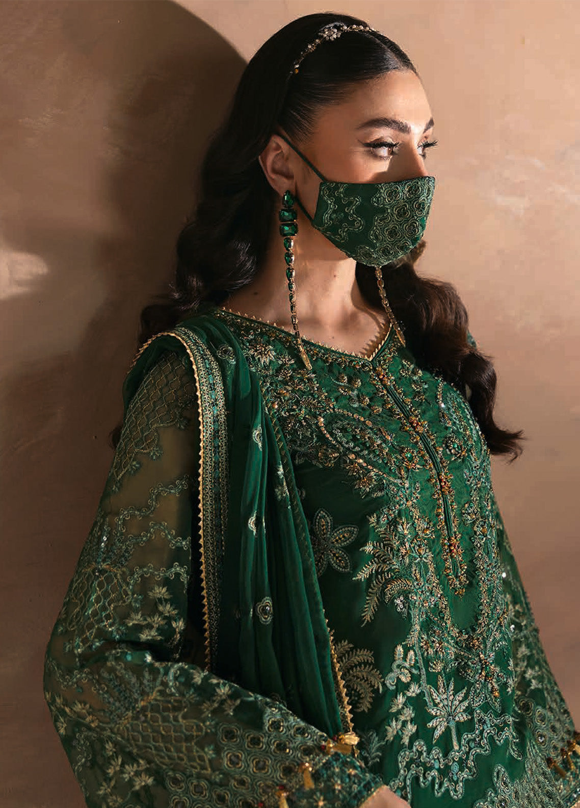 Laconic By Flossie Embroidered Chiffon 3 Piece Unstitched Suit FL25LV9 D-FE-901 Laconic By Flossie Embroidered Chiffon 3 Piece Unstitched Suit FL25LV9 D-FE-901