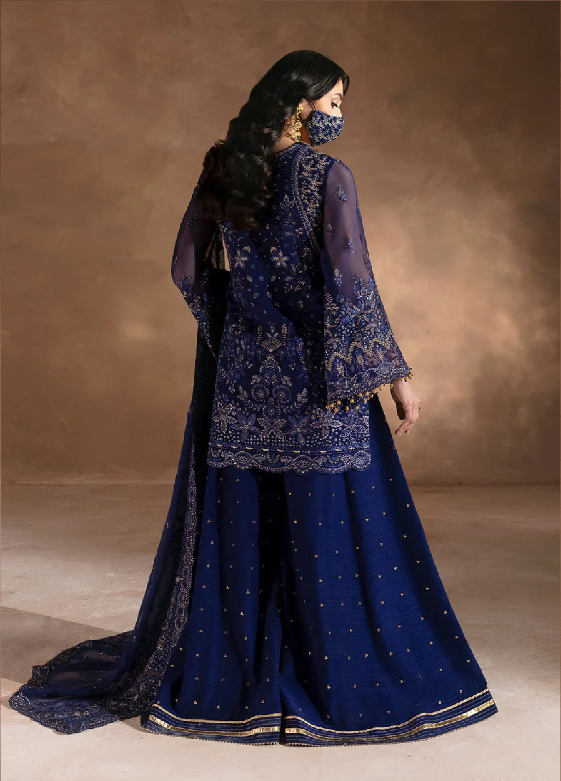 Laconic By Flossie Embroidered Chiffon 3 Piece Unstitched Suit FL25LV9 D-FE-902 Laconic By Flossie Embroidered Chiffon 3 Piece Unstitched Suit FL25LV9 D-FE-902