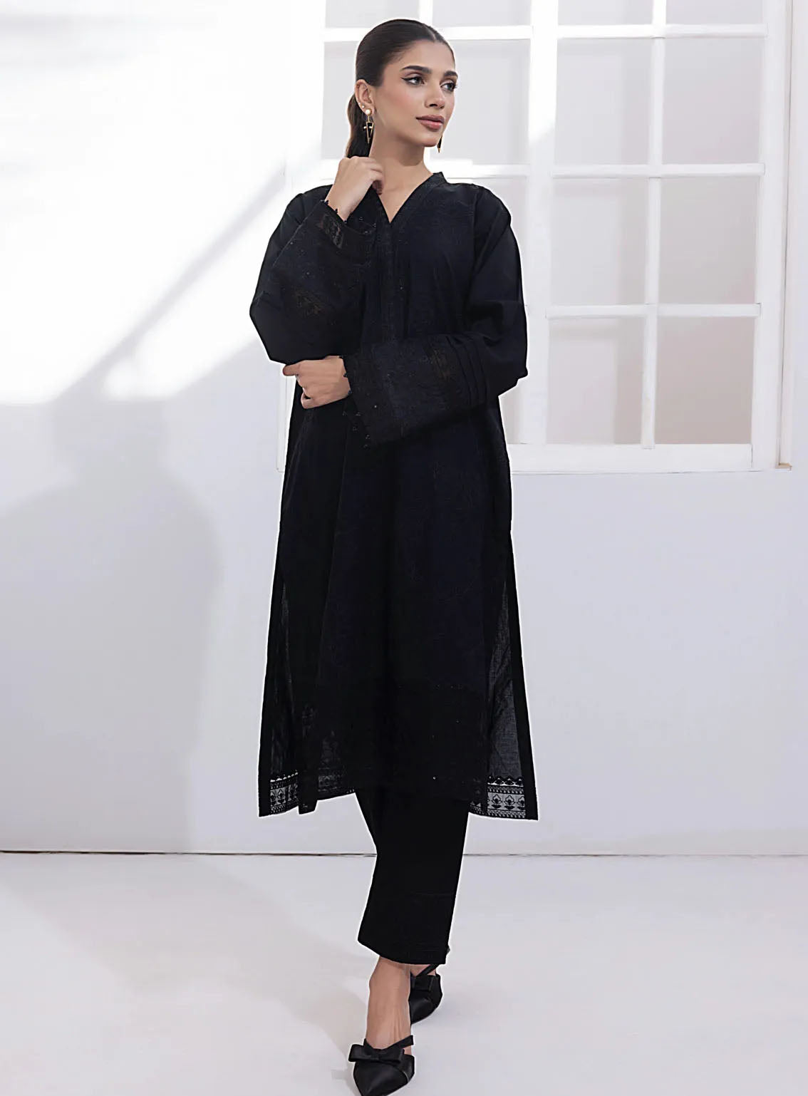Lakhany Pret Embroidered Cambric Kurti LG-SK-0159 Lakhany Pret Embroidered Cambric Kurti LG-SK-0159