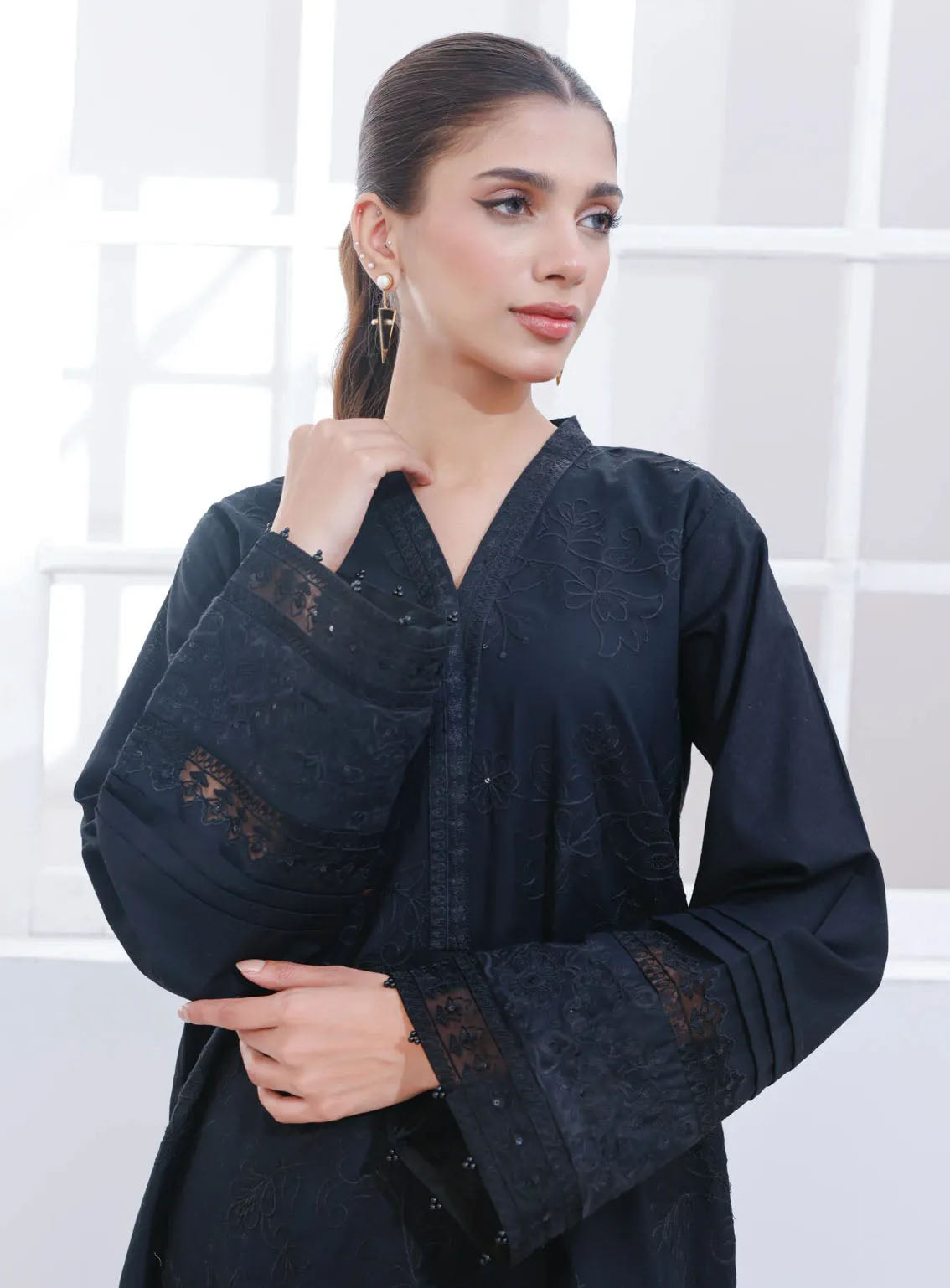 Lakhany Pret Embroidered Cambric Kurti LG-SK-0159 Lakhany Pret Embroidered Cambric Kurti LG-SK-0159