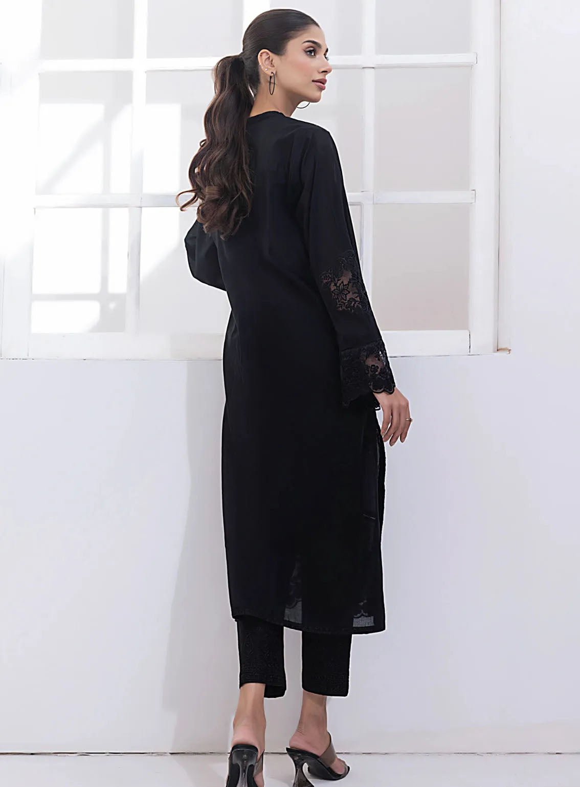 Lakhany Pret Embroidered Cambric Kurti LG-UB-0004 Lakhany Pret Embroidered Cambric Kurti LG-UB-0004