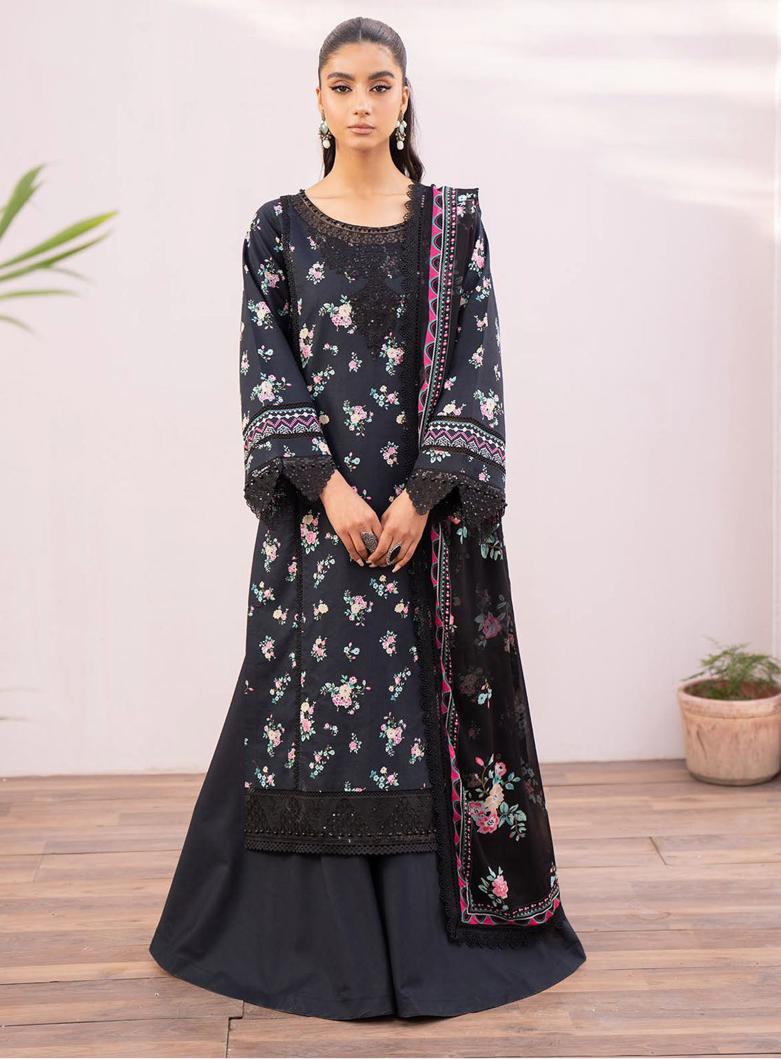 Lamhay By Bin Ilyas Luxury Embroidered Lawn 3 Piece Unstitched Suit BI24LLEL D-110 Lamhay By Bin Ilyas Luxury Embroidered Lawn 3 Piece Unstitched Suit BI24LLEL D-110