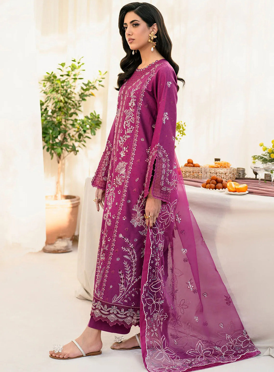 Lamhay By Zarif Embroidered Lawn 3 Piece Unstitched Suit ZF25LEL D-01 ALOHA Lamhay By Zarif Embroidered Lawn 3 Piece Unstitched Suit ZF25LEL D-01 ALOHA