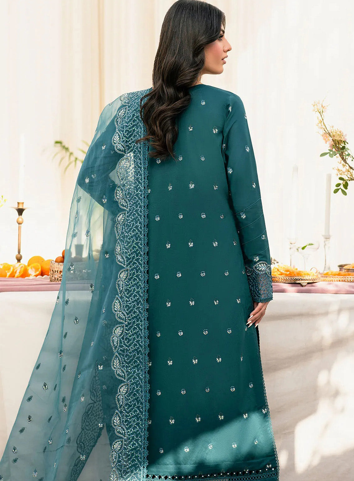 Lamhay By Zarif Embroidered Lawn 3 Piece Unstitched Suit ZF25LEL D-04 WARINA Lamhay By Zarif Embroidered Lawn 3 Piece Unstitched Suit ZF25LEL D-04 WARINA