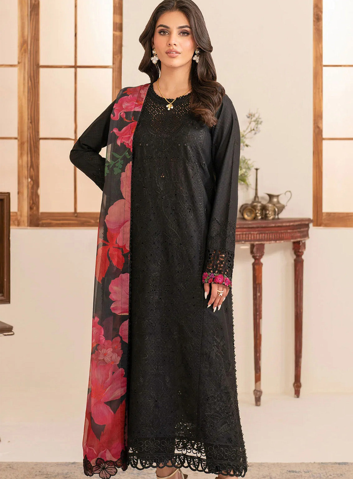 Lamhay By Zarif Embroidered Lawn 3 Piece Unstitched Suit ZF25LEL D-05 ZOYAH Lamhay By Zarif Embroidered Lawn 3 Piece Unstitched Suit ZF25LEL D-05 ZOYAH