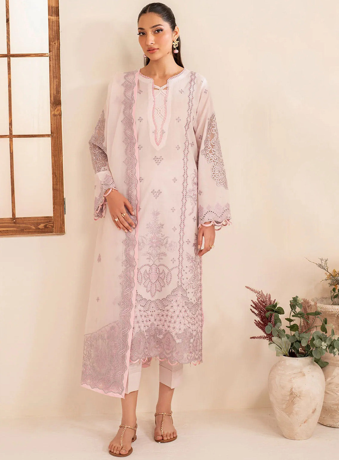 Lamhay By Zarif Embroidered Lawn 3 Piece Unstitched Suit ZF25LEL D-07 NERISA Lamhay By Zarif Embroidered Lawn 3 Piece Unstitched Suit ZF25LEL D-07 NERISA