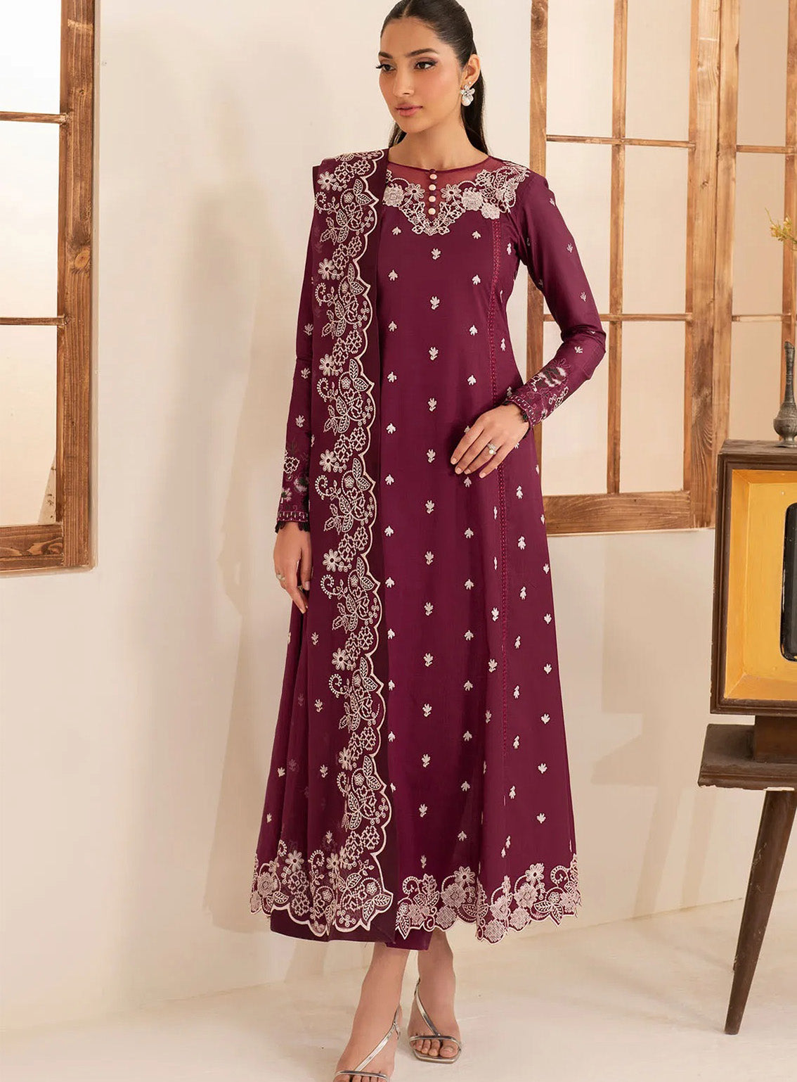 Lamhay By Zarif Embroidered Lawn 3 Piece Unstitched Suit ZF25LEL D-08 TEHMEEN Lamhay By Zarif Embroidered Lawn 3 Piece Unstitched Suit ZF25LEL D-08 TEHMEEN