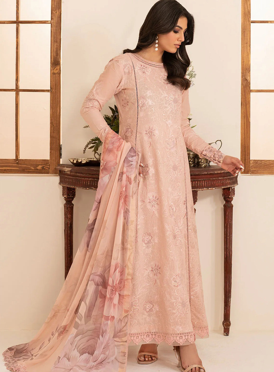 Lamhay By Zarif Embroidered Lawn 3 Piece Unstitched Suit ZF25LEL D-10 AREEBAH Lamhay By Zarif Embroidered Lawn 3 Piece Unstitched Suit ZF25LEL D-10 AREEBAH