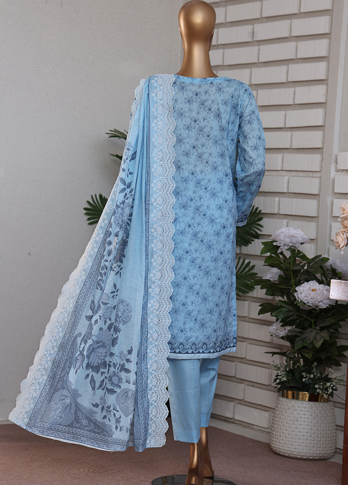 Lawnkari By HZ Textile Embroidered Lawn 3 Piece Unstitched Suit HZ25LV2 PLK-817 Lawnkari By HZ Textile Embroidered Lawn 3 Piece Unstitched Suit HZ25LV2 PLK-817