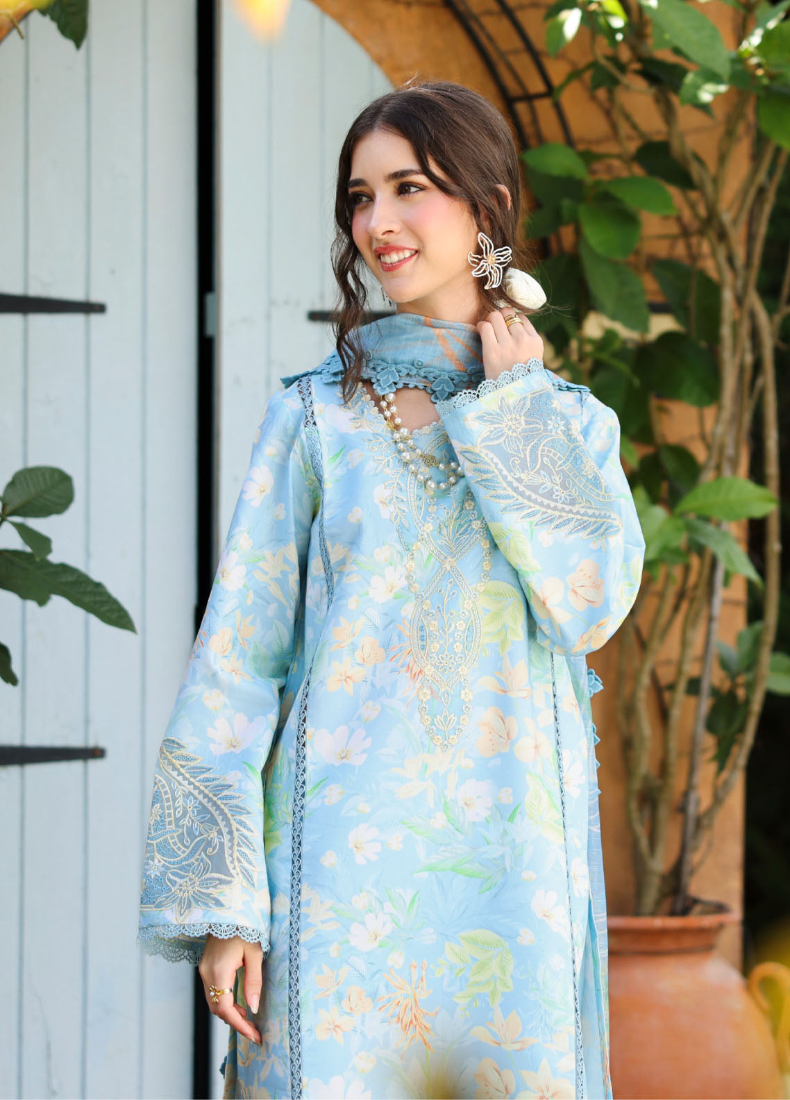 Life Style By Rang Rasiya Embroidered Lawn 3 Piece Unstitched Suit RR26LSS D-07 GARDENIA Life Style By Rang Rasiya Embroidered Lawn 3 Piece Unstitched Suit RR26LSS D-07 GARDENIA