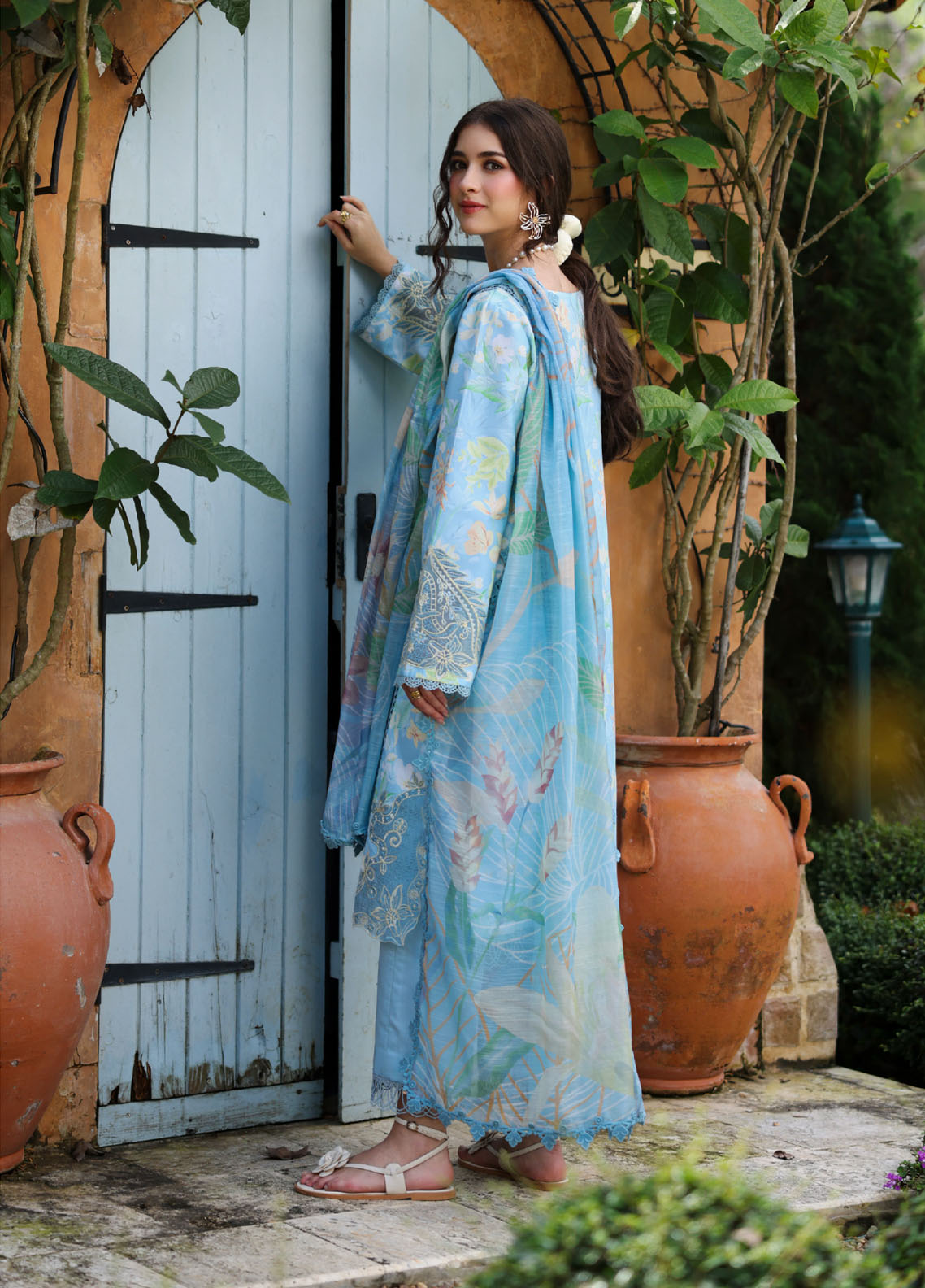 Life Style By Rang Rasiya Embroidered Lawn 3 Piece Unstitched Suit RR26LSS D-07 GARDENIA Life Style By Rang Rasiya Embroidered Lawn 3 Piece Unstitched Suit RR26LSS D-07 GARDENIA