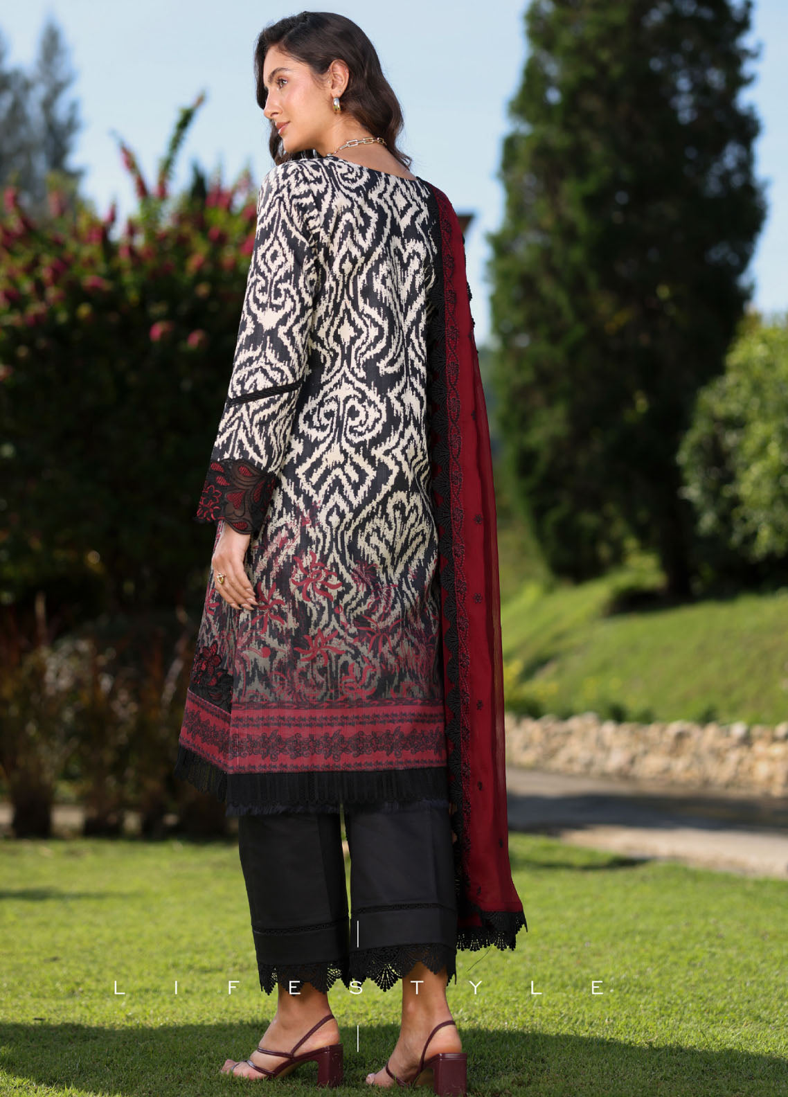 Life Style By Rang Rasiya Embroidered Lawn 3 Piece Unstitched Suit RR26LSS D-12 PEONY Life Style By Rang Rasiya Embroidered Lawn 3 Piece Unstitched Suit RR26LSS D-12 PEONY