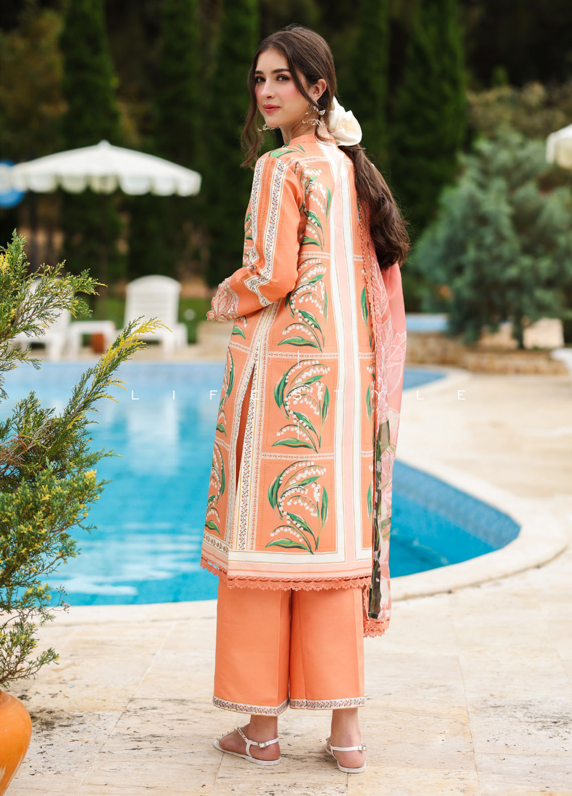Life Style By Rang Rasiya Embroidered Lawn 3 Piece Unstitched Suit RR26LSS D-14 MELLOW Life Style By Rang Rasiya Embroidered Lawn 3 Piece Unstitched Suit RR26LSS D-14 MELLOW