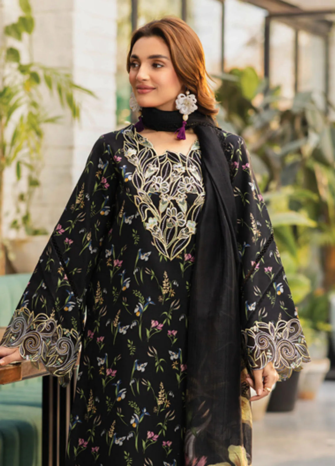 Lifestyle By Rang Rasiya Embroidered Lawn 3 Piece Unstitched Suit RR25LS D-01 MIDNIGHT Lifestyle By Rang Rasiya Embroidered Lawn 3 Piece Unstitched Suit RR25LS D-01 MIDNIGHT