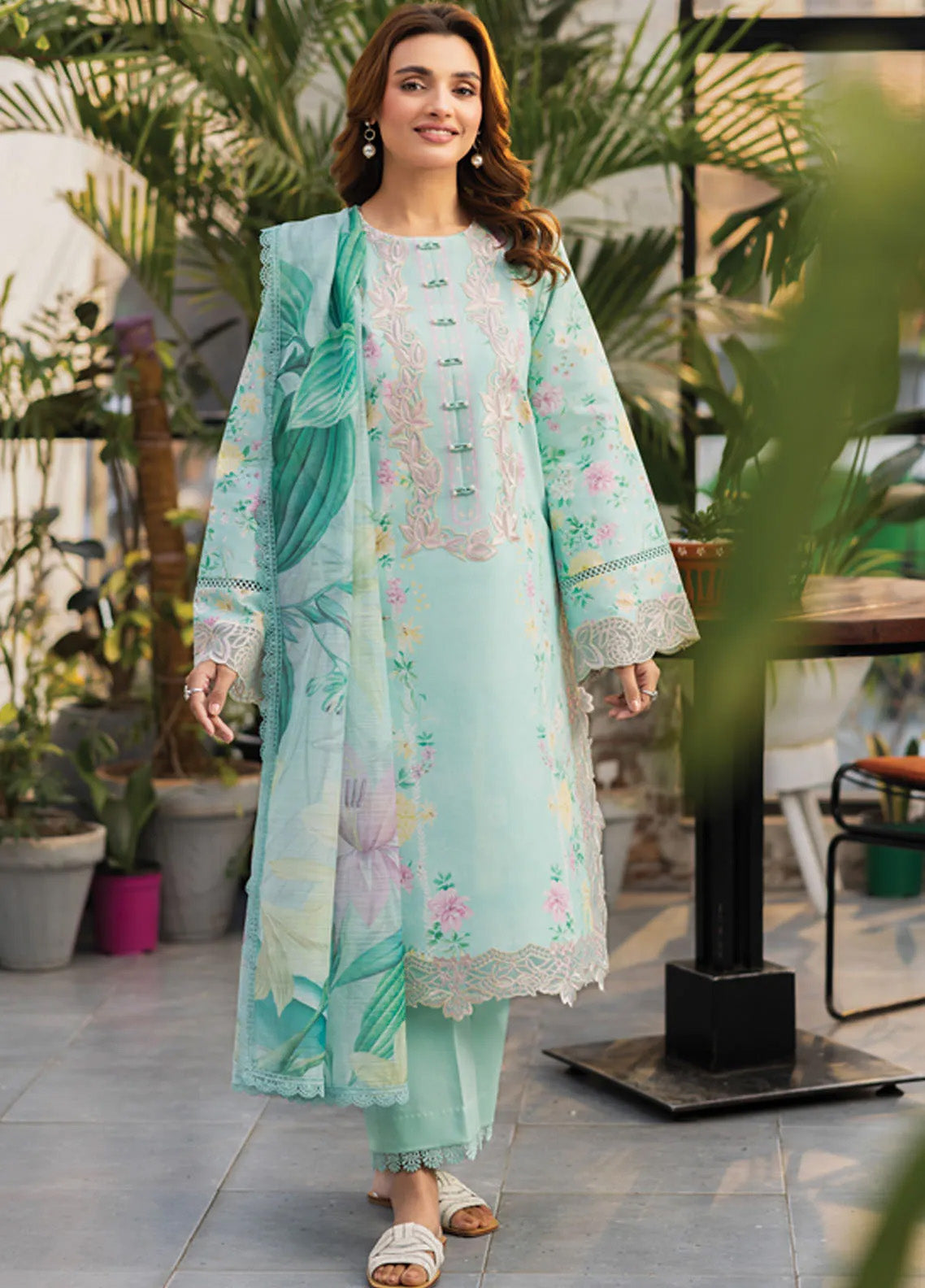 Lifestyle By Rang Rasiya Embroidered Lawn 3 Piece Unstitched Suit RR25LS D-05 MELLOW Lifestyle By Rang Rasiya Embroidered Lawn 3 Piece Unstitched Suit RR25LS D-05 MELLOW