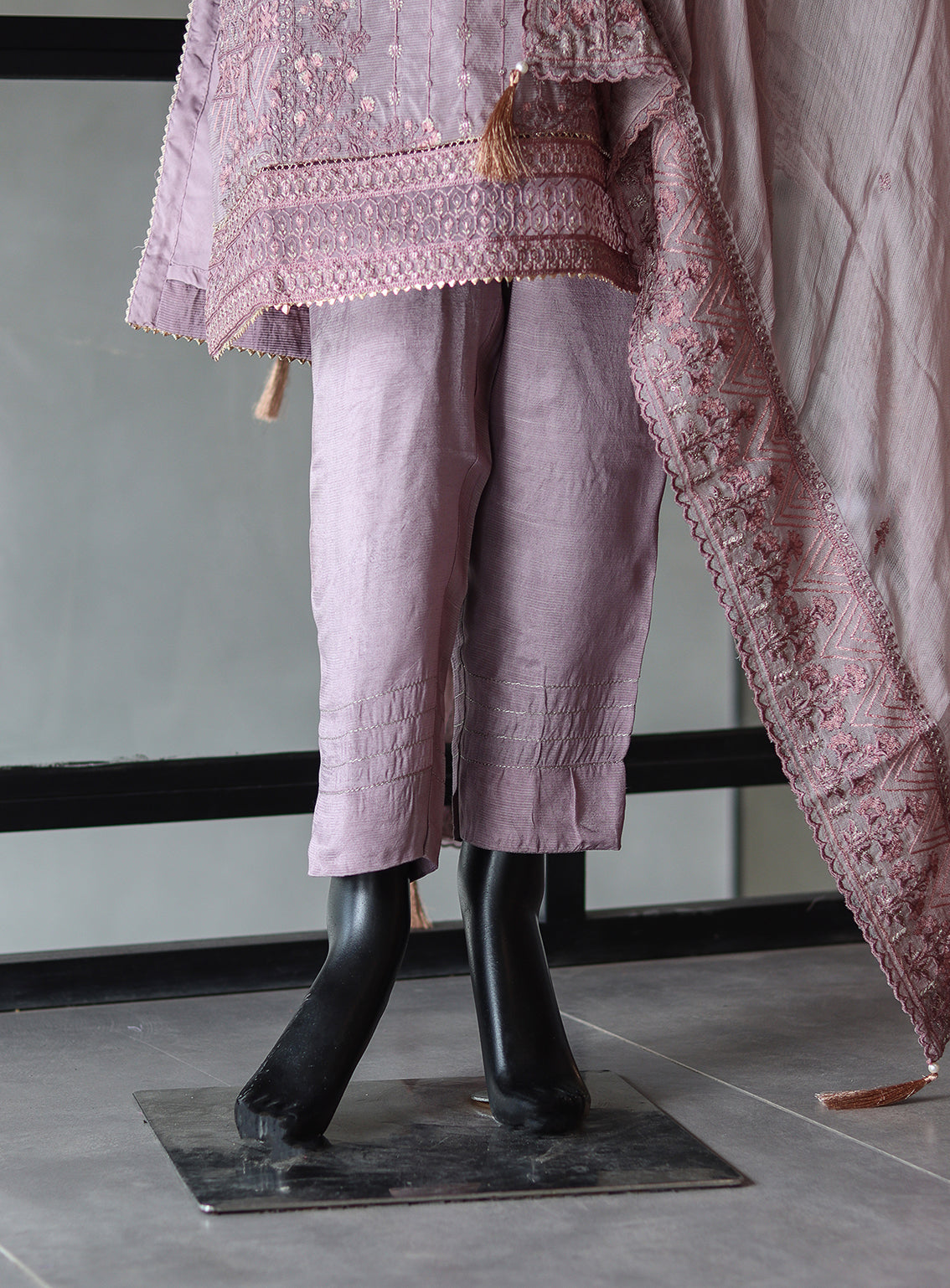 LSM Galleria Luxury Embroidered Rawsilk 3 Piece Stitched Suit - LSM24G LG-SK-0121 LSM Galleria Luxury Embroidered Rawsilk 3 Piece Stitched Suit - LSM24G LG-SK-0121