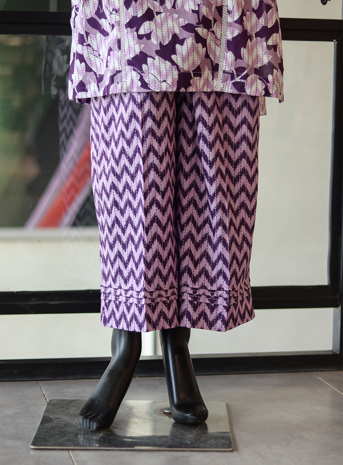 LSM Galleria Printed Lawn 2 Piece Stitched Suit - LSM24G LG-RL-0075 LSM Galleria Printed Lawn 2 Piece Stitched Suit - LSM24G LG-RL-0075