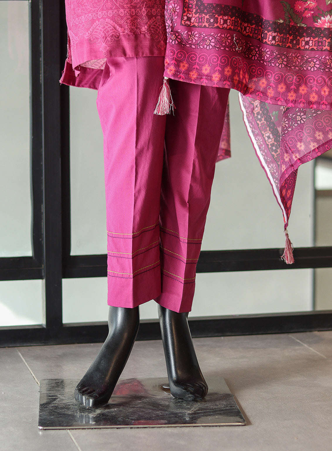 LSM Galleria Zari Printed Lawn 3 Piece Stitched Suit - LSM24G LSM-3538 LSM Galleria Zari Printed Lawn 3 Piece Stitched Suit - LSM24G LSM-3538