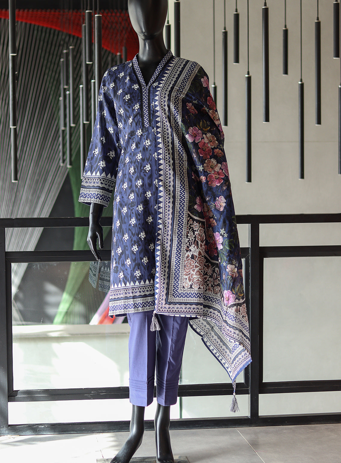 LSM Galleria Zari Printed Lawn 3 Piece Stitched Suit - LSM24G LSM-3540 LSM Galleria Zari Printed Lawn 3 Piece Stitched Suit - LSM24G LSM-3540