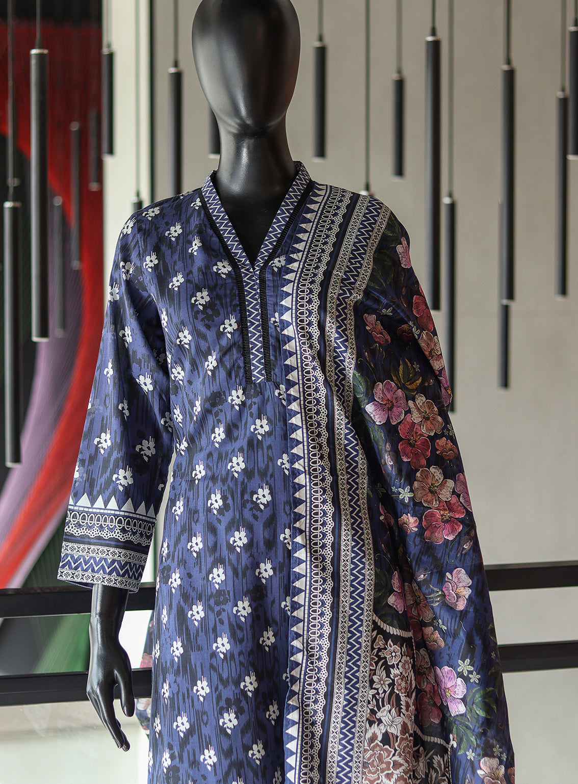 LSM Galleria Zari Printed Lawn 3 Piece Stitched Suit - LSM24G LSM-3540 LSM Galleria Zari Printed Lawn 3 Piece Stitched Suit - LSM24G LSM-3540