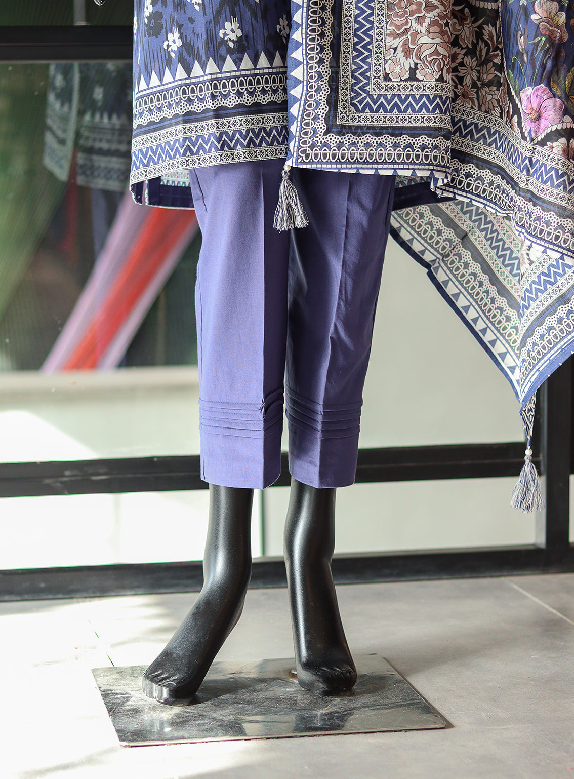 LSM Galleria Zari Printed Lawn 3 Piece Stitched Suit - LSM24G LSM-3540 LSM Galleria Zari Printed Lawn 3 Piece Stitched Suit - LSM24G LSM-3540