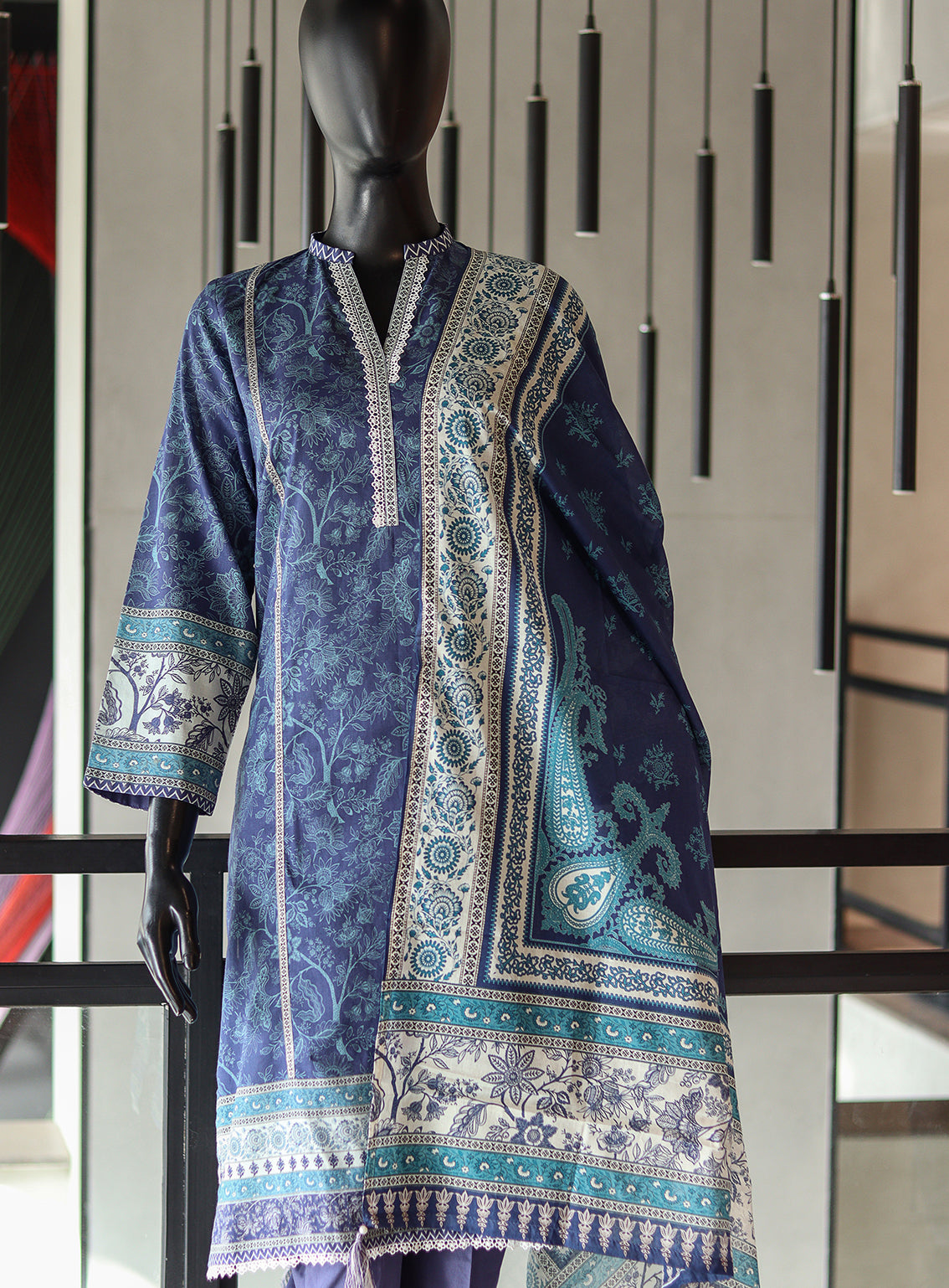 LSM Galleria Zari Printed Lawn 3 Piece Stitched Suit - LSM24G LSM-3541 LSM Galleria Zari Printed Lawn 3 Piece Stitched Suit - LSM24G LSM-3541