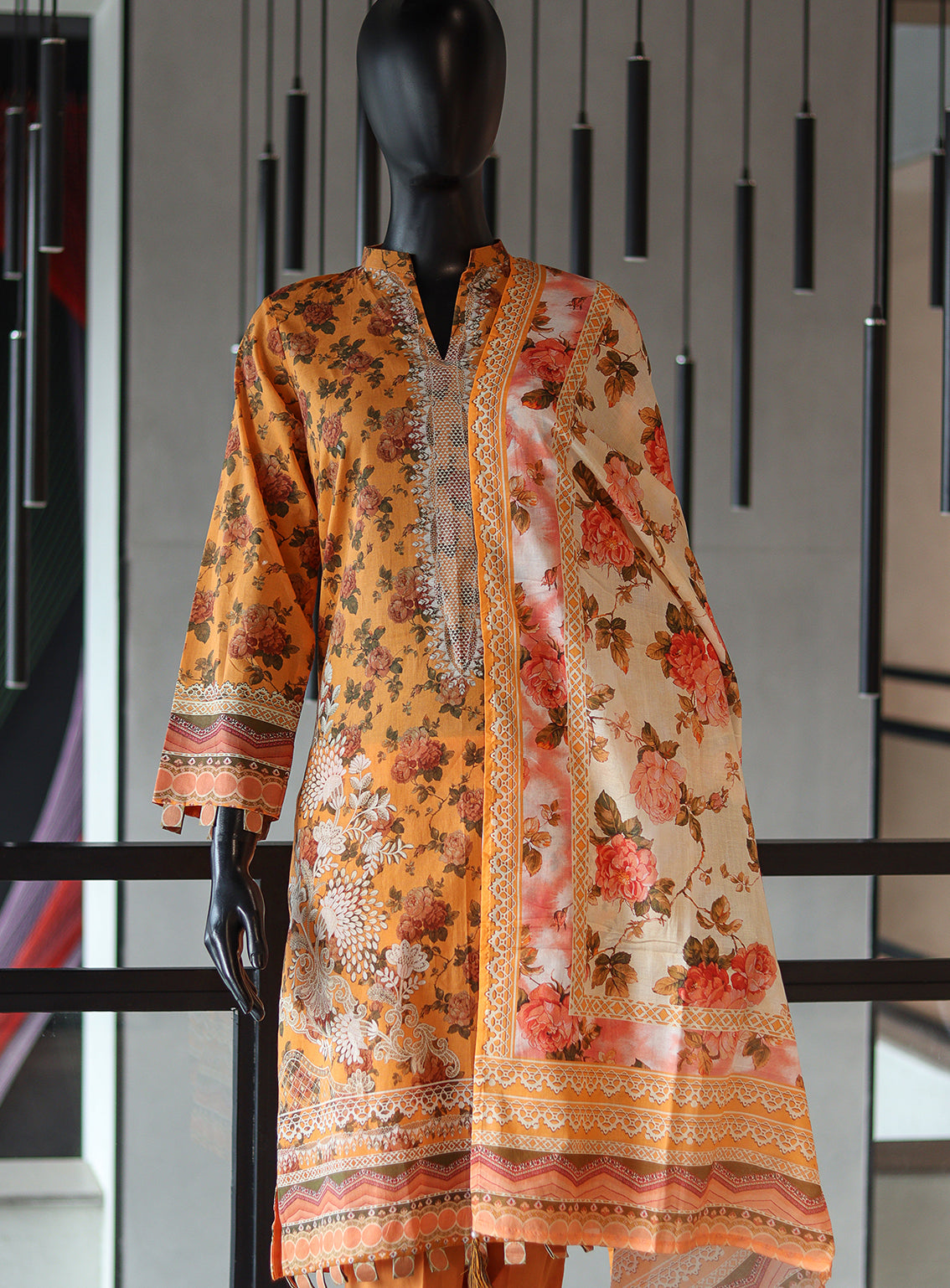 LSM Galleria Zari Printed Lawn 3 Piece Stitched Suit - LSM24G LSM-3543 LSM Galleria Zari Printed Lawn 3 Piece Stitched Suit - LSM24G LSM-3543