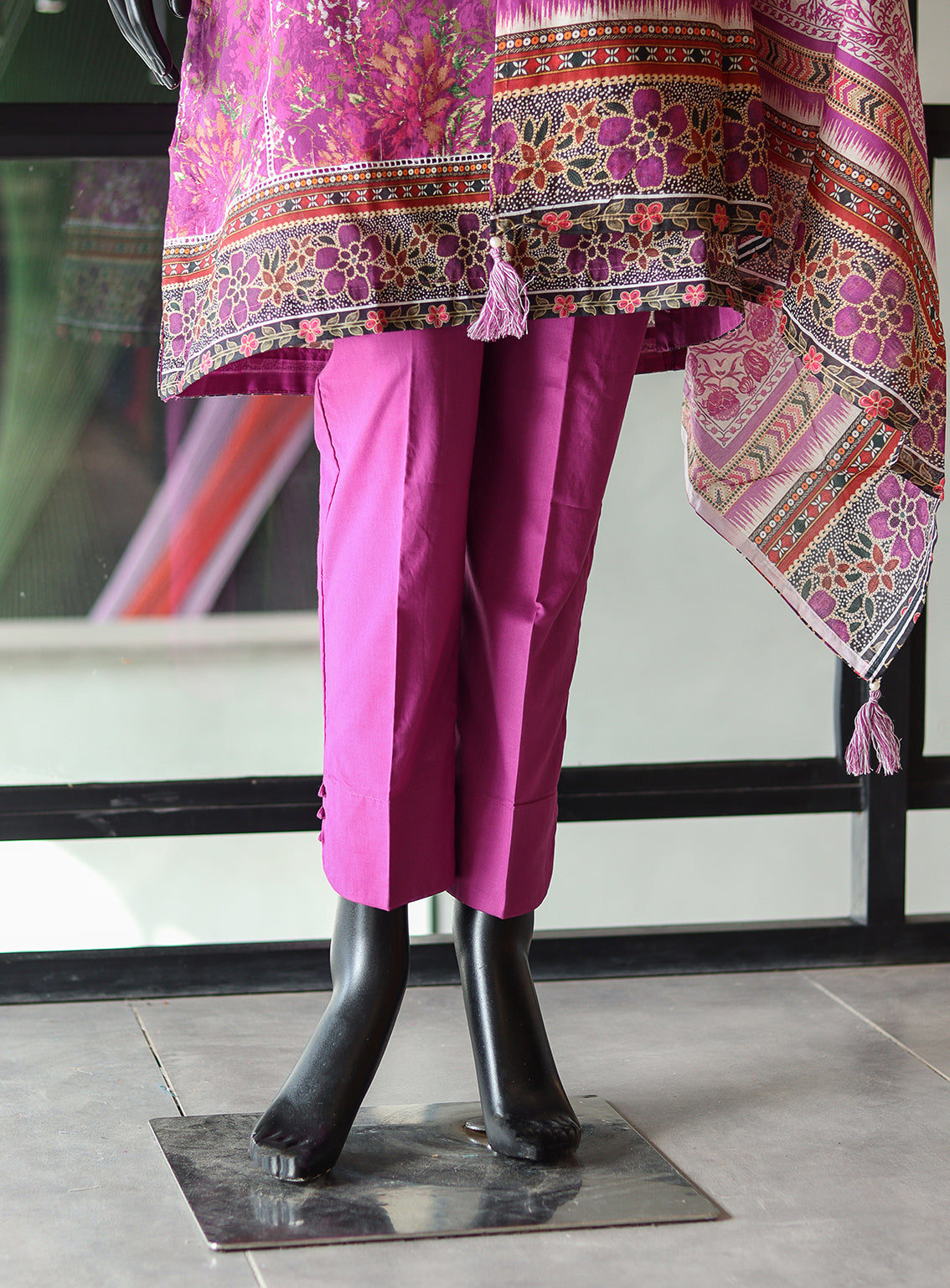 LSM Galleria Zari Printed Lawn 3 Piece Stitched Suit - LSM24G LSM-3544 LSM Galleria Zari Printed Lawn 3 Piece Stitched Suit - LSM24G LSM-3544