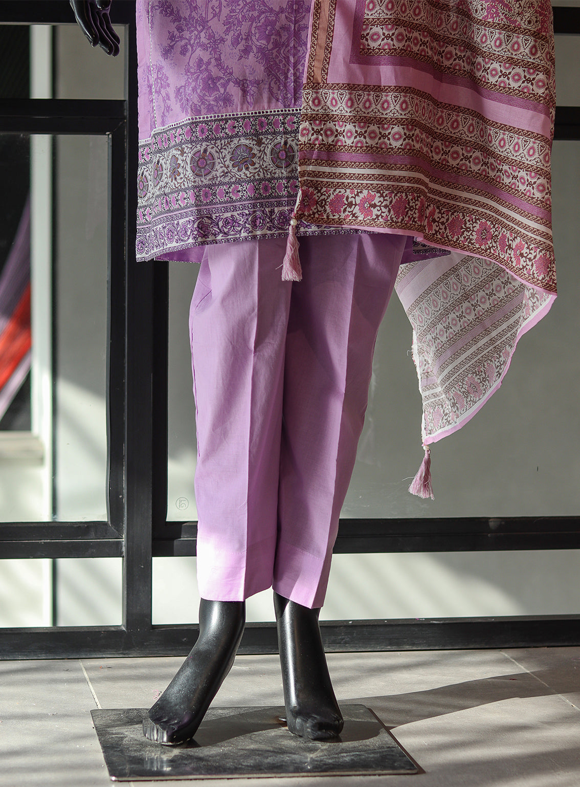 LSM Galleria Zari Printed Lawn 3 Piece Stitched Suit - LSM24G LSM-3545 LSM Galleria Zari Printed Lawn 3 Piece Stitched Suit - LSM24G LSM-3545