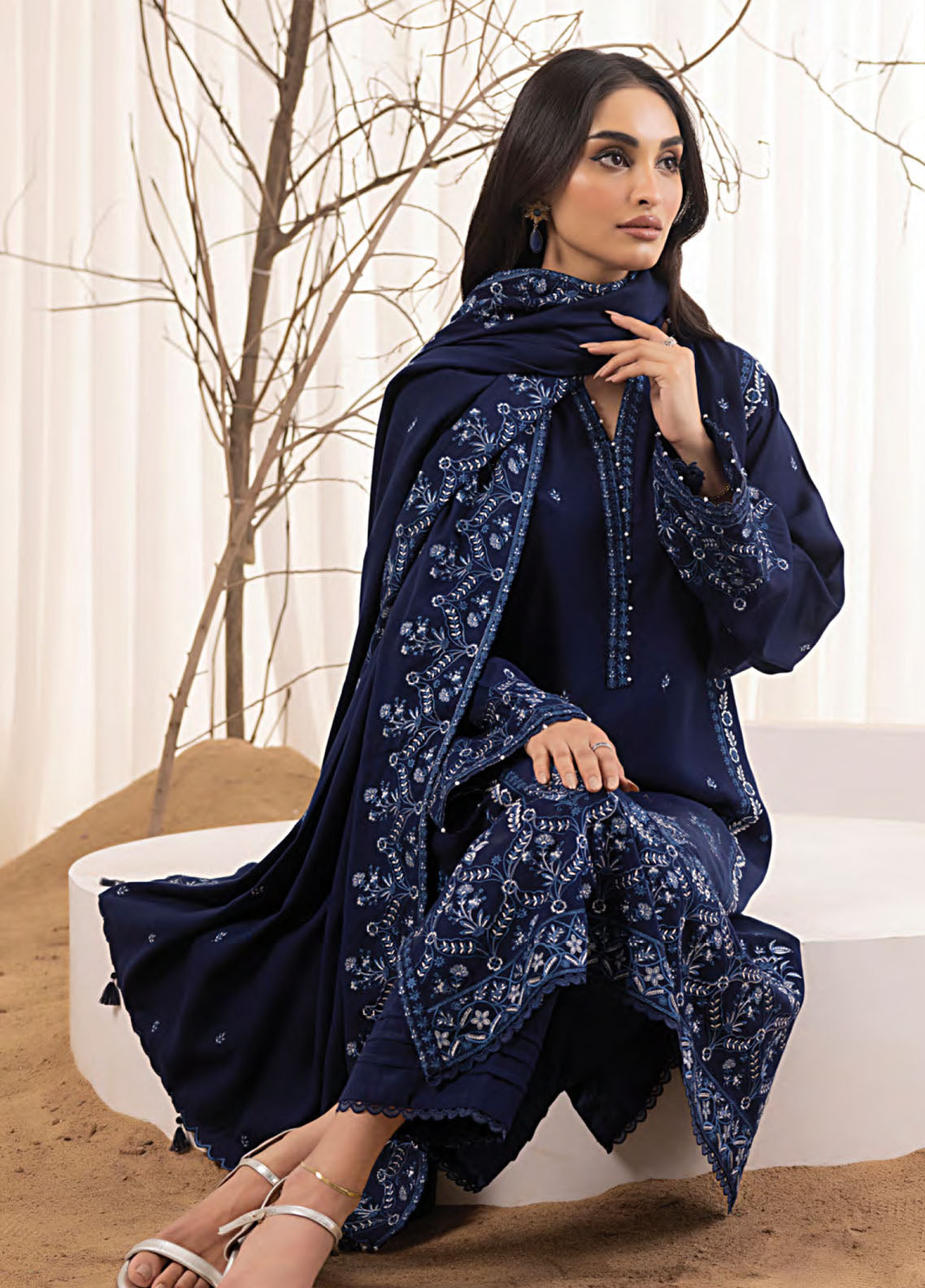 LSM Lakhany Embroidered Cashmi Wool 3 Piece Unstitched Suit LSM25WES D-LG-IZ-0450 LSM Lakhany Embroidered Cashmi Wool 3 Piece Unstitched Suit LSM25WES D-LG-IZ-0450