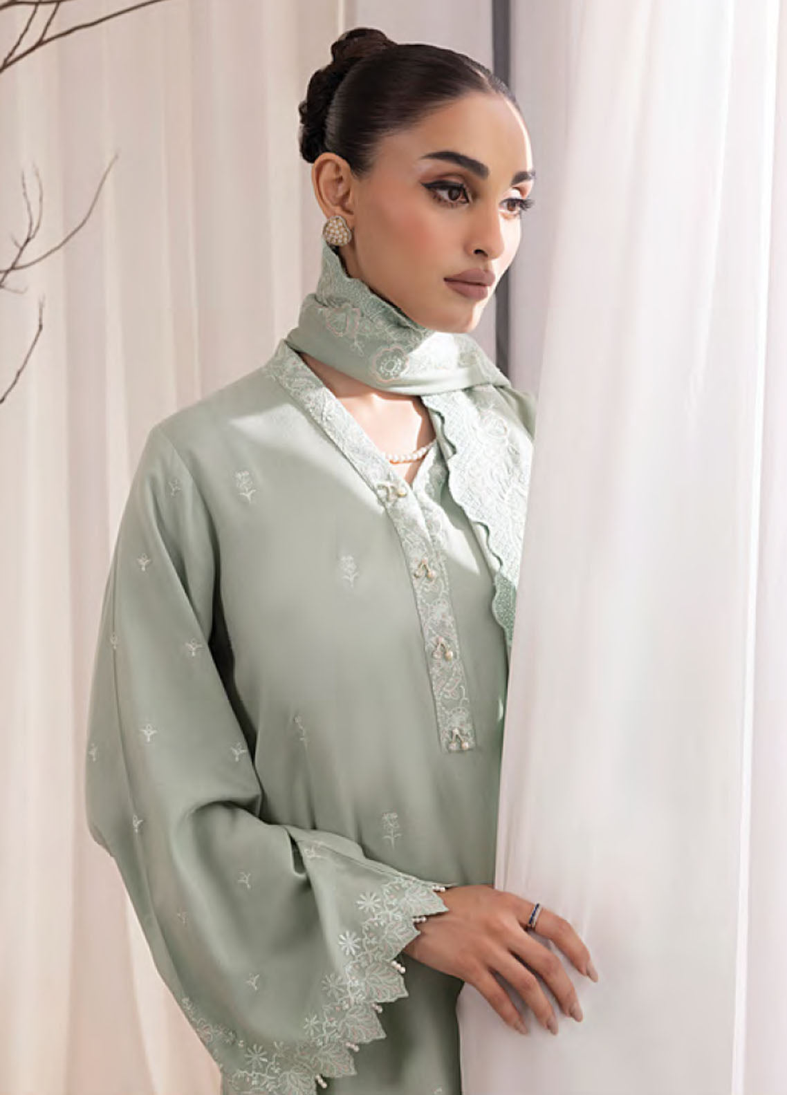 LSM Lakhany Embroidered Cashmi Wool 3 Piece Unstitched Suit LSM25WES D-LG-IZ-0451 LSM Lakhany Embroidered Cashmi Wool 3 Piece Unstitched Suit LSM25WES D-LG-IZ-0451