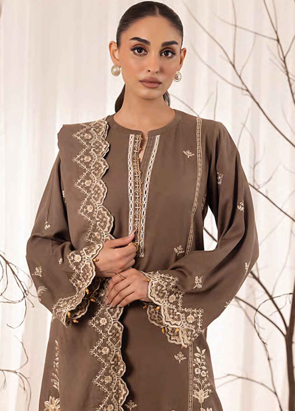 LSM Lakhany Embroidered Cashmi Wool 3 Piece Unstitched Suit LSM25WES D-LG-UB-0193 LSM Lakhany Embroidered Cashmi Wool 3 Piece Unstitched Suit LSM25WES D-LG-UB-0193