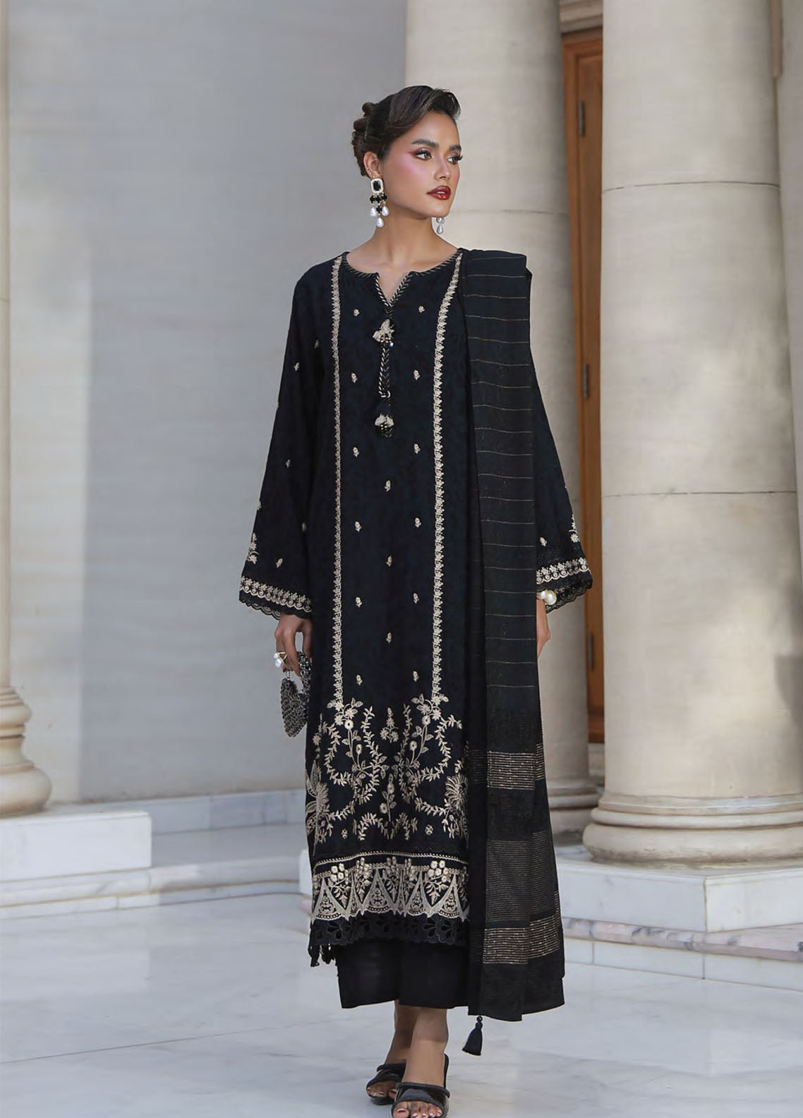 LSM Lakhany Embroidered Jacquard Peach 3 Piece Unstitched Suit LSM25WEE D-LG-IZ-0454 LSM Lakhany Embroidered Jacquard Peach 3 Piece Unstitched Suit LSM25WEE D-LG-IZ-0454