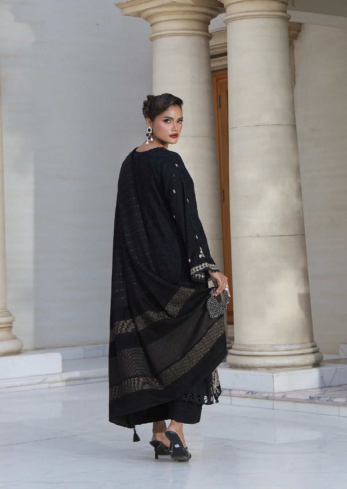 LSM Lakhany Embroidered Jacquard Peach 3 Piece Unstitched Suit LSM25WEE D-LG-IZ-0454 LSM Lakhany Embroidered Jacquard Peach 3 Piece Unstitched Suit LSM25WEE D-LG-IZ-0454