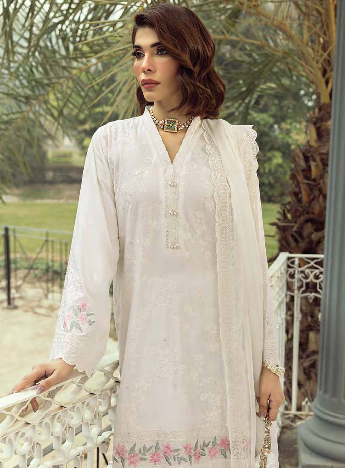 LSM Lakhany Embroidered Lawn 3 Piece Unstitched Suit LSM25EE LG-IZ-0311 LSM Lakhany Embroidered Lawn 3 Piece Unstitched Suit LSM25EE LG-IZ-0311